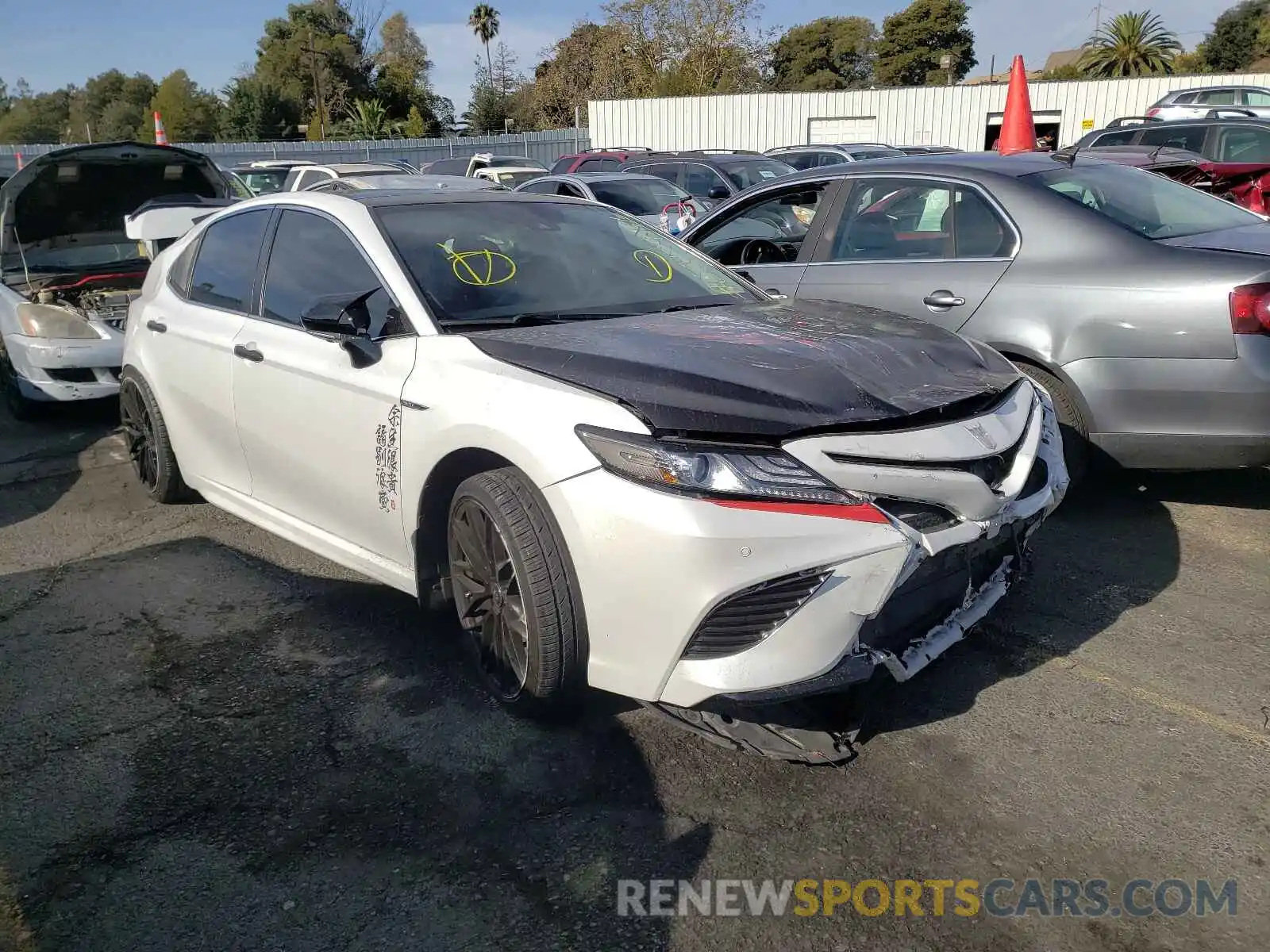 1 Photograph of a damaged car 4T1B61HK8KU691966 TOYOTA CAMRY 2019