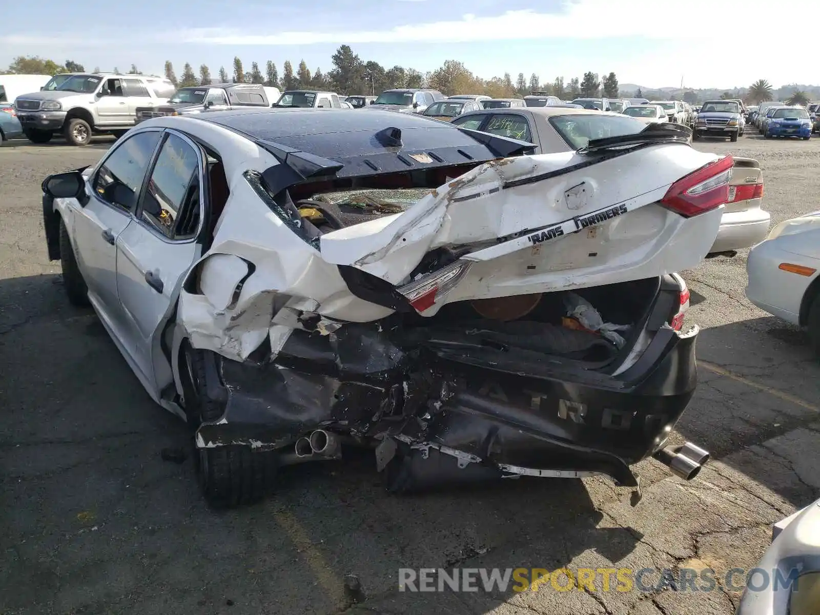 3 Photograph of a damaged car 4T1B61HK8KU691966 TOYOTA CAMRY 2019