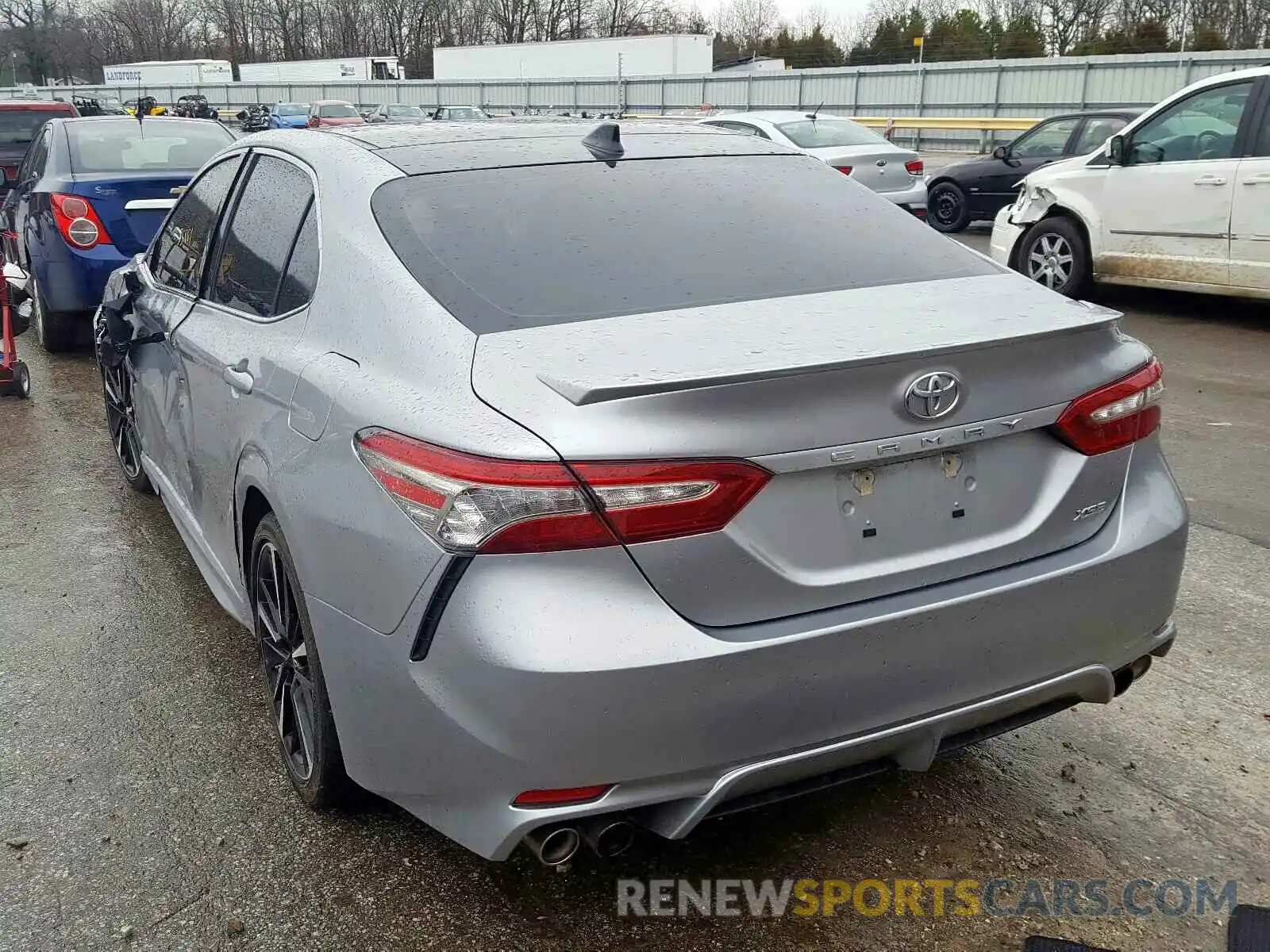 3 Photograph of a damaged car 4T1B61HK8KU693135 TOYOTA CAMRY 2019