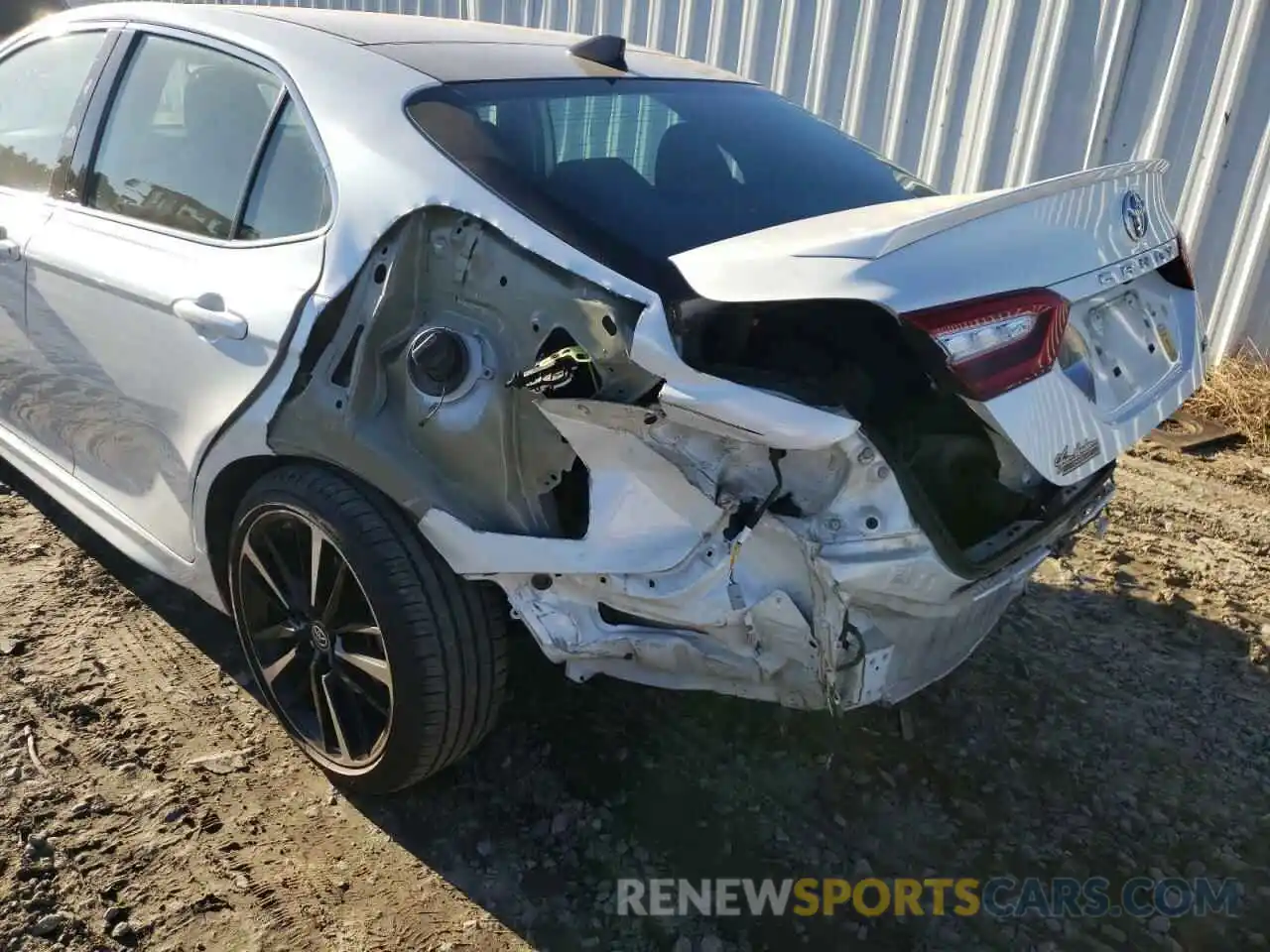 9 Photograph of a damaged car 4T1B61HK8KU693989 TOYOTA CAMRY 2019