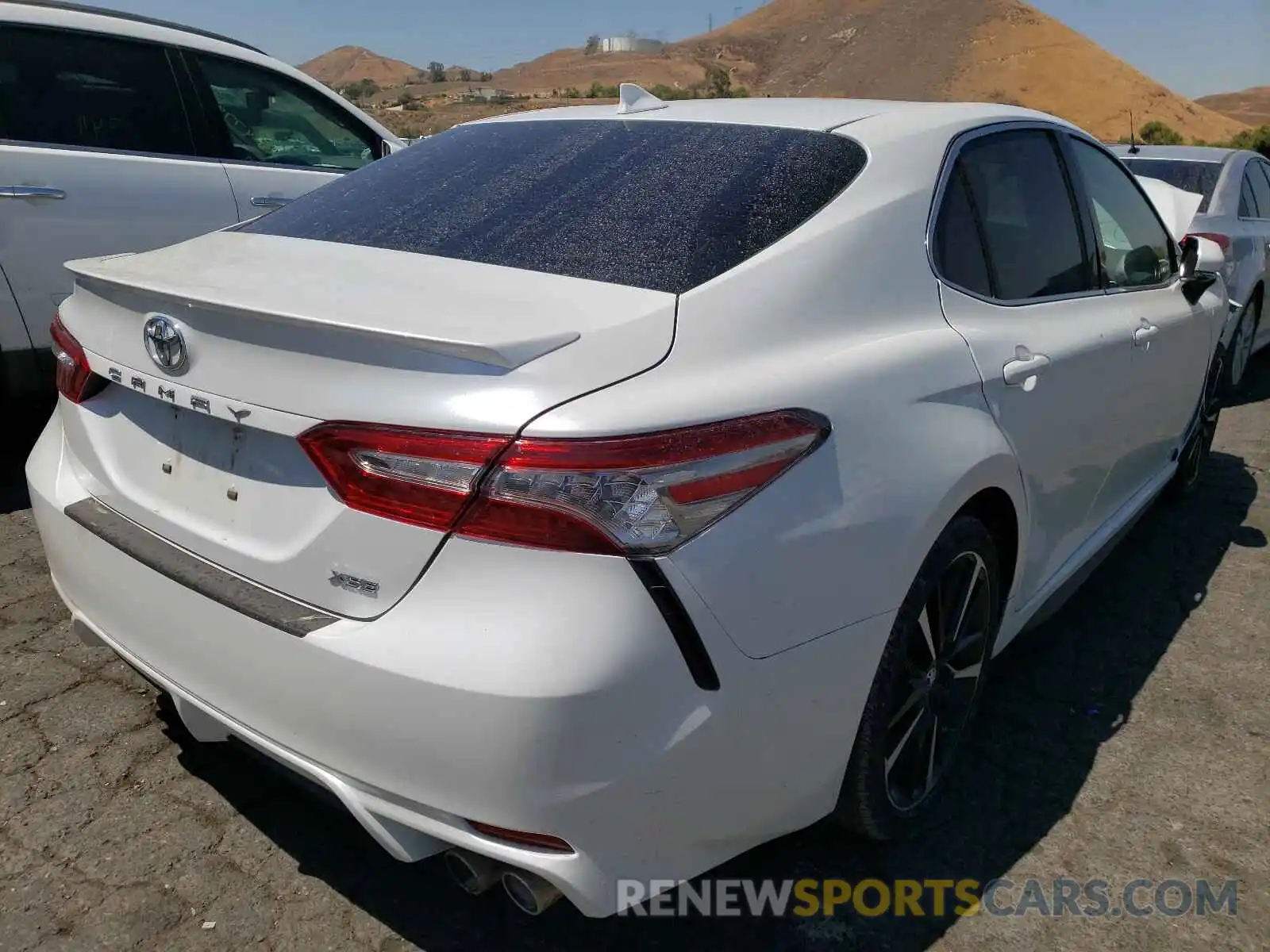 4 Photograph of a damaged car 4T1B61HK8KU695919 TOYOTA CAMRY 2019