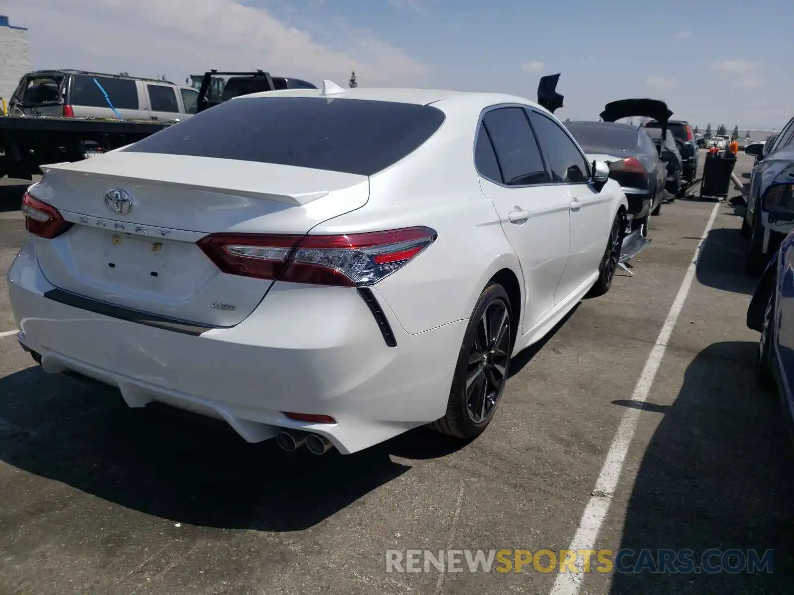 4 Фотография поврежденного автомобиля 4T1B61HK8KU715909 TOYOTA CAMRY 2019