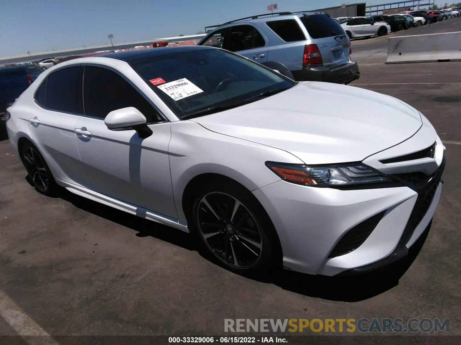 1 Photograph of a damaged car 4T1B61HK8KU719510 TOYOTA CAMRY 2019