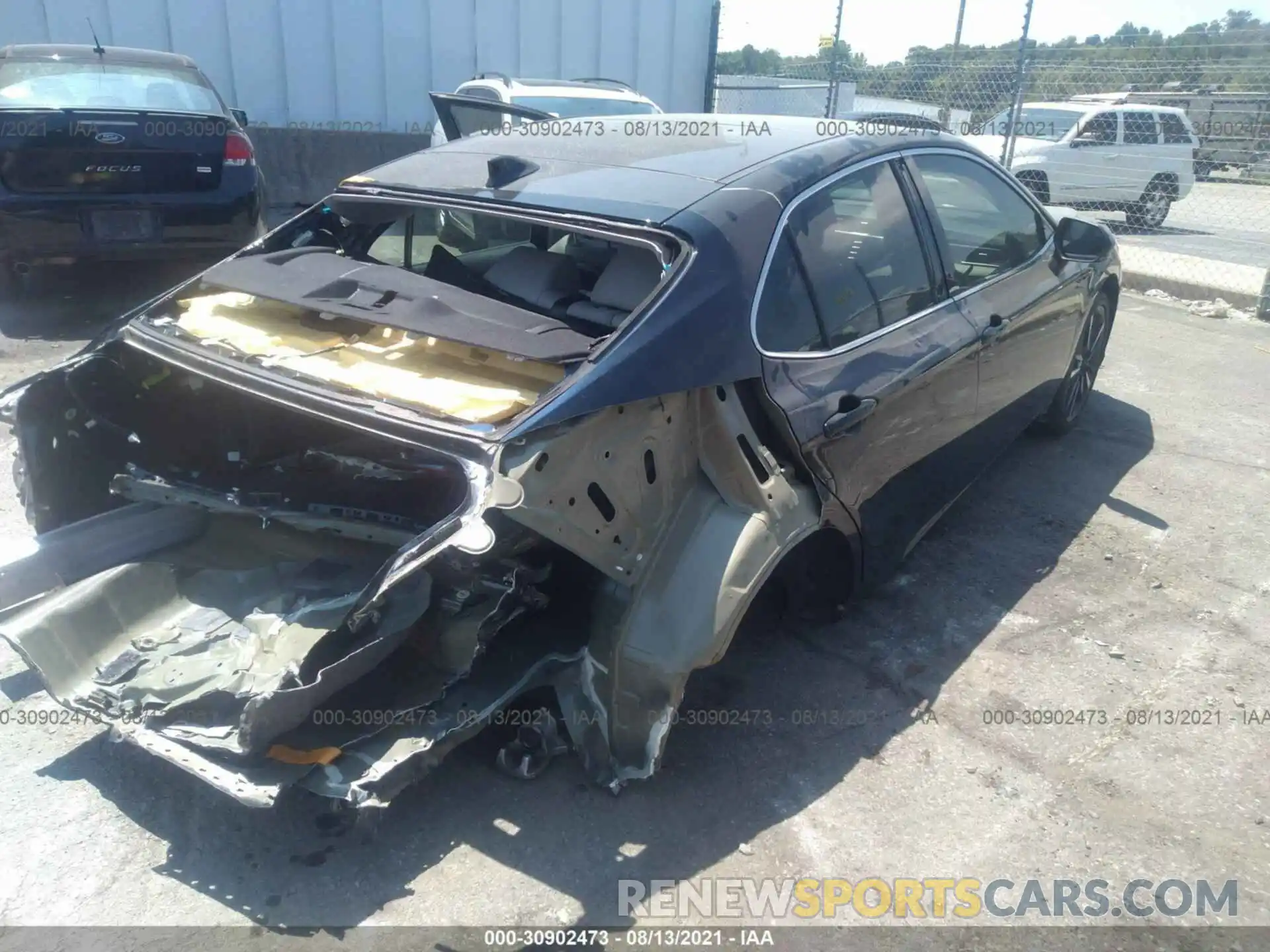 4 Photograph of a damaged car 4T1B61HK8KU737425 TOYOTA CAMRY 2019