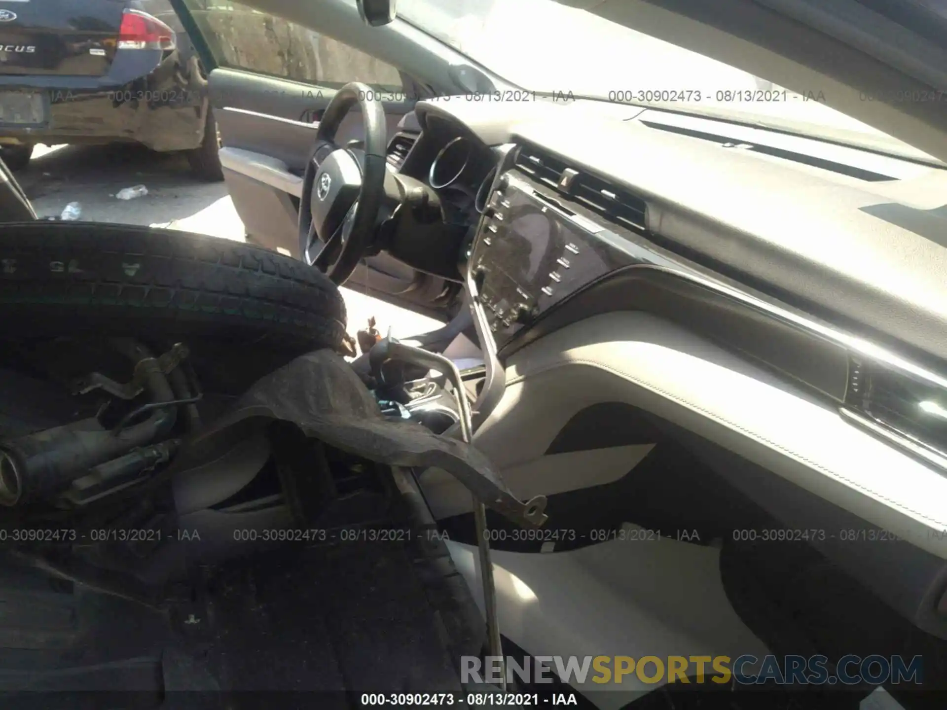 5 Photograph of a damaged car 4T1B61HK8KU737425 TOYOTA CAMRY 2019