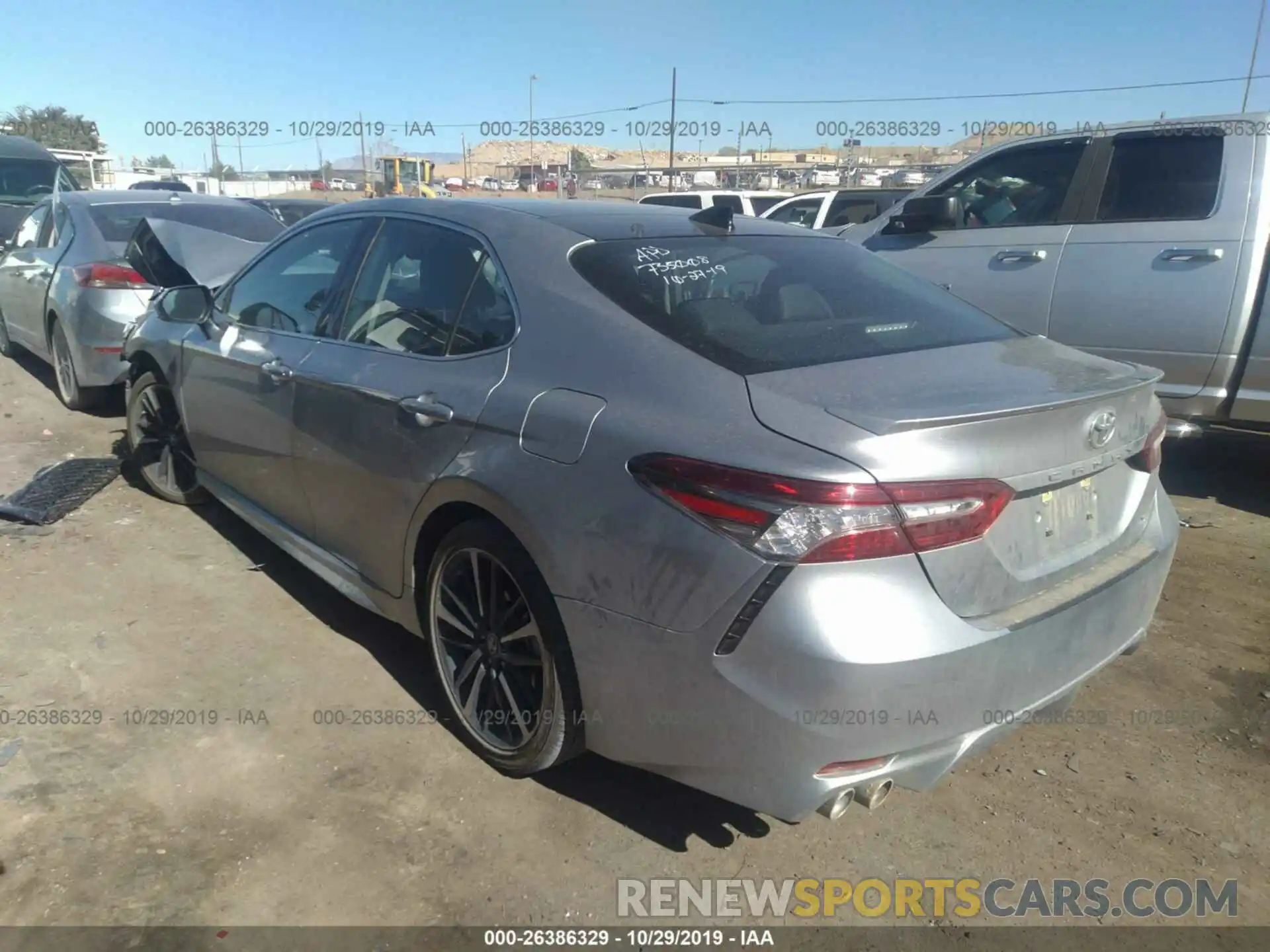 3 Photograph of a damaged car 4T1B61HK8KU742530 TOYOTA CAMRY 2019