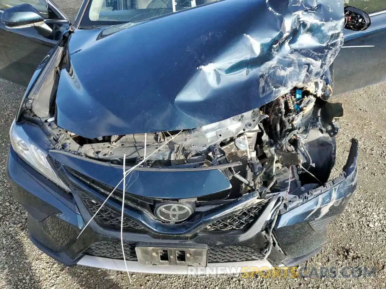 11 Photograph of a damaged car 4T1B61HK8KU753303 TOYOTA CAMRY 2019