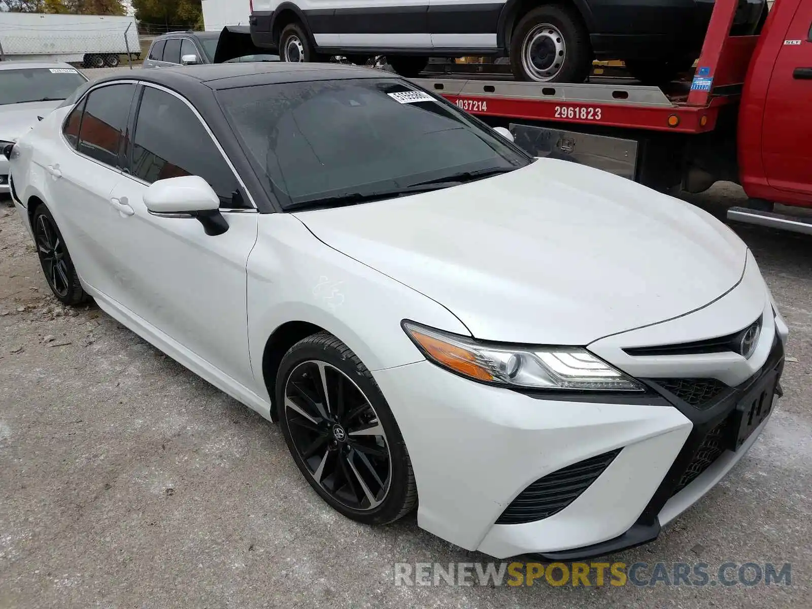 1 Photograph of a damaged car 4T1B61HK8KU755634 TOYOTA CAMRY 2019