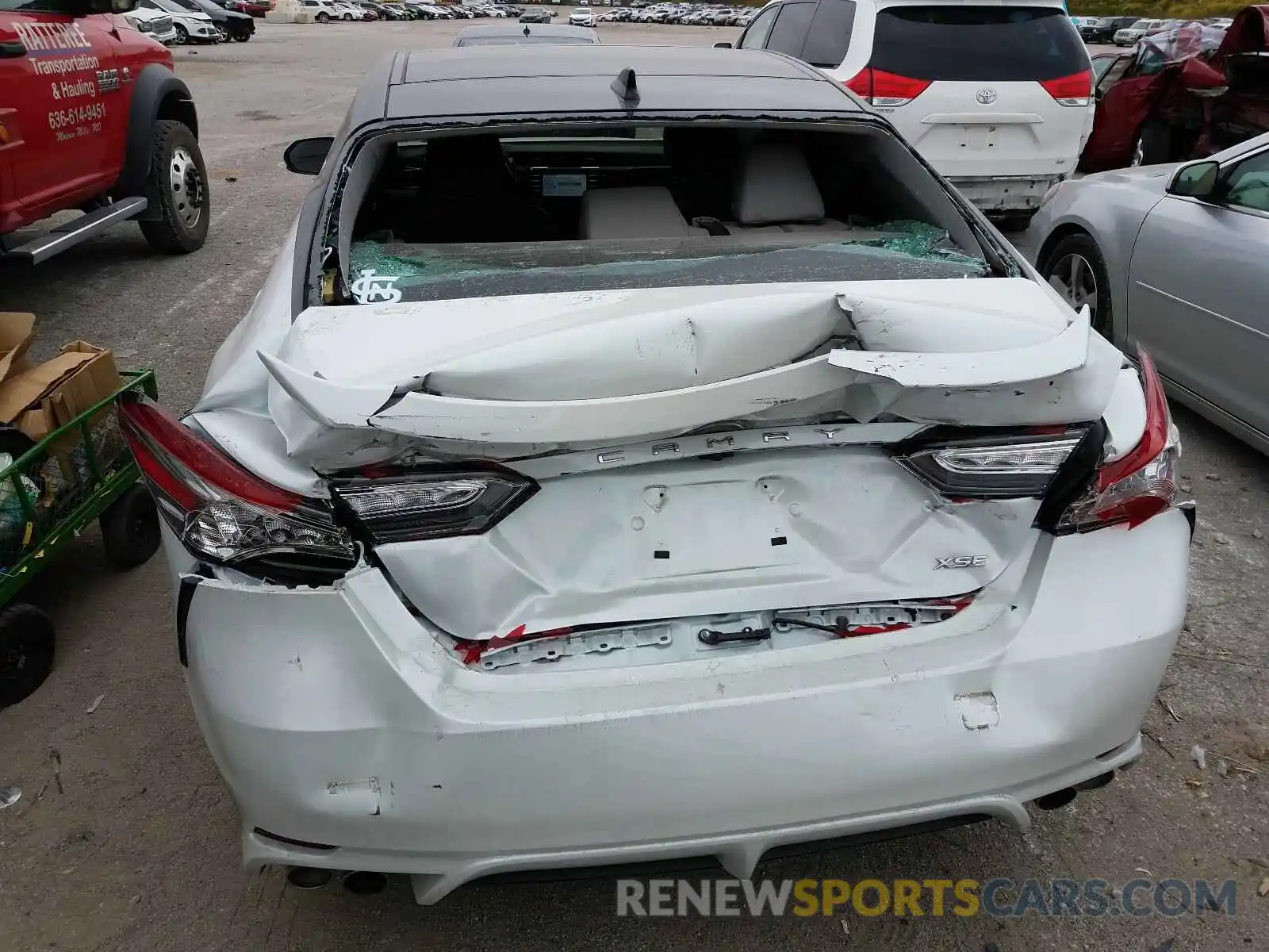 9 Photograph of a damaged car 4T1B61HK8KU755634 TOYOTA CAMRY 2019