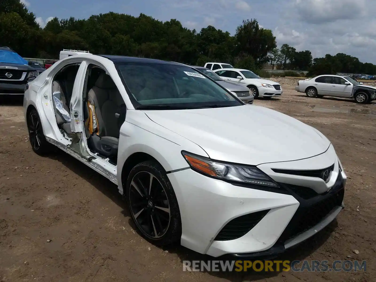 1 Photograph of a damaged car 4T1B61HK8KU756802 TOYOTA CAMRY 2019