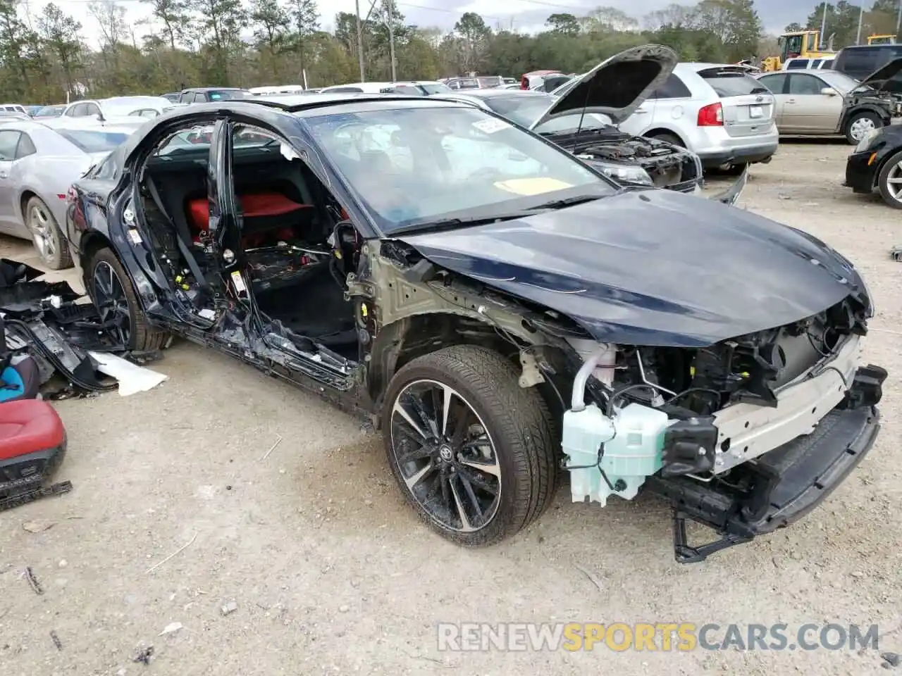 1 Photograph of a damaged car 4T1B61HK8KU763071 TOYOTA CAMRY 2019