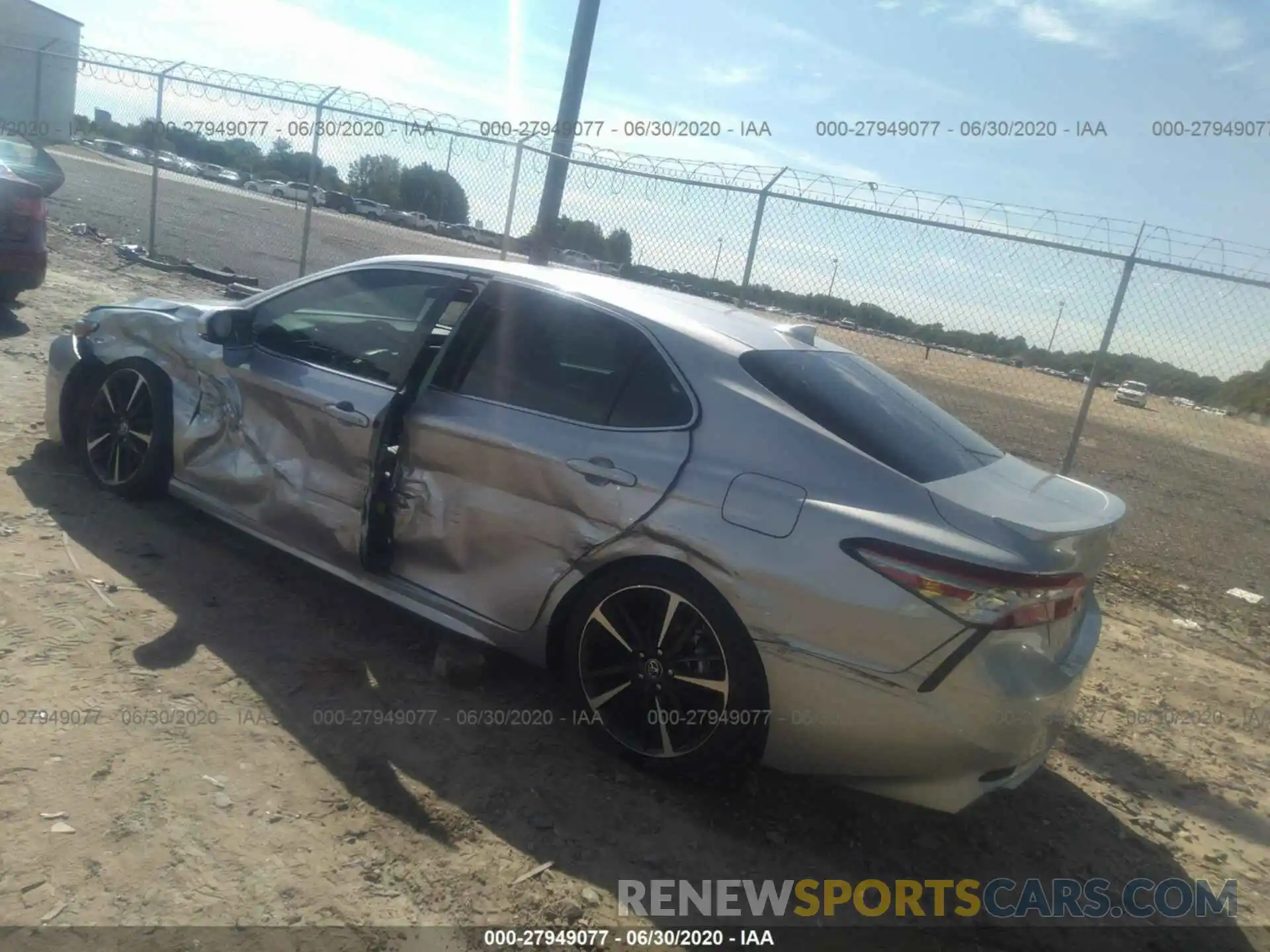 3 Photograph of a damaged car 4T1B61HK8KU769811 TOYOTA CAMRY 2019