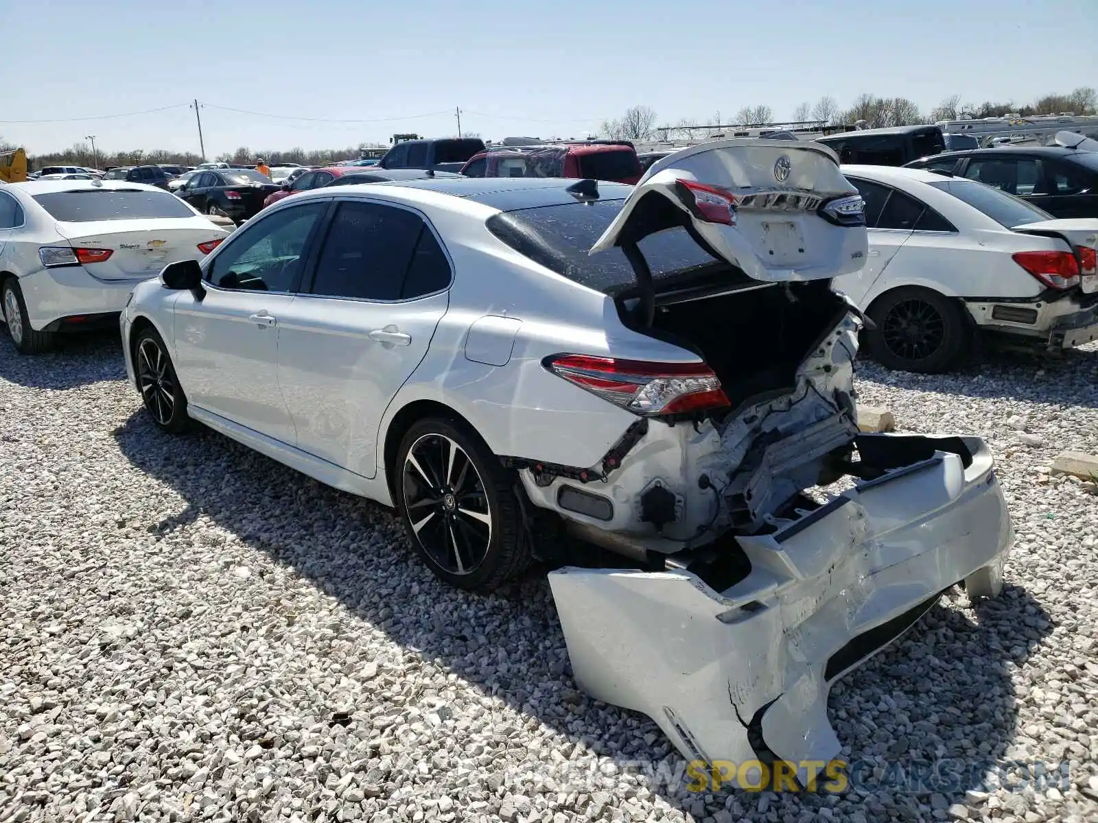 3 Photograph of a damaged car 4T1B61HK8KU772532 TOYOTA CAMRY 2019