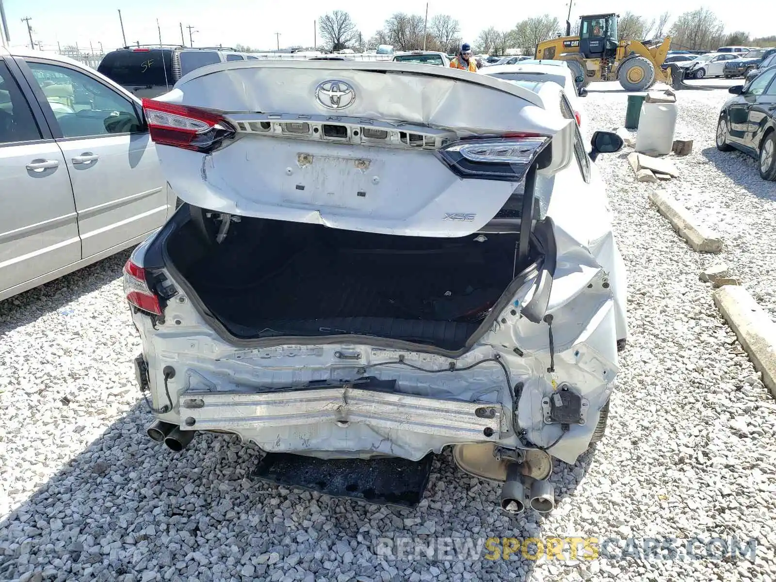 9 Photograph of a damaged car 4T1B61HK8KU772532 TOYOTA CAMRY 2019