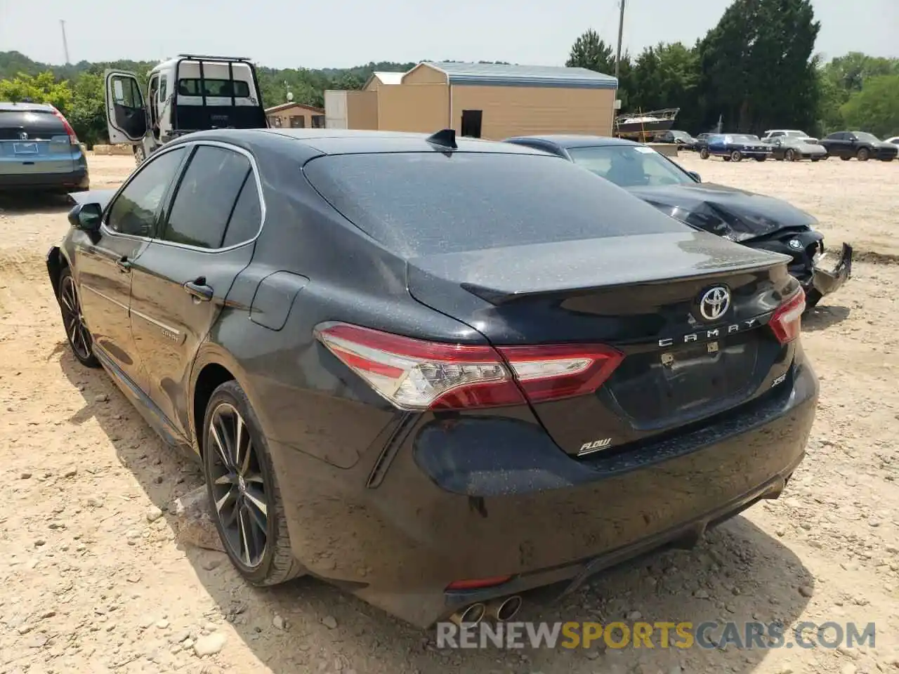 3 Photograph of a damaged car 4T1B61HK8KU780615 TOYOTA CAMRY 2019