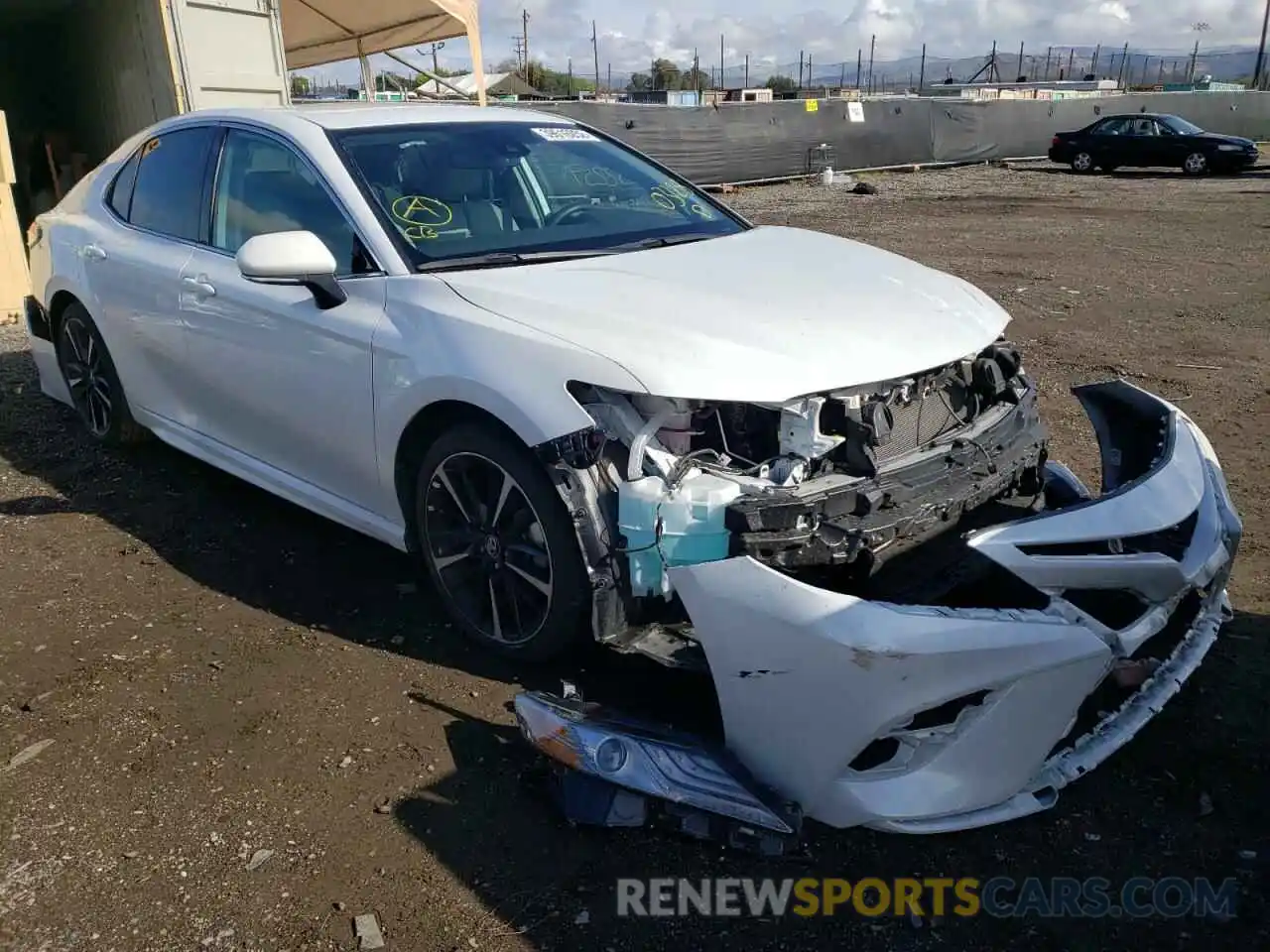 1 Photograph of a damaged car 4T1B61HK8KU784812 TOYOTA CAMRY 2019