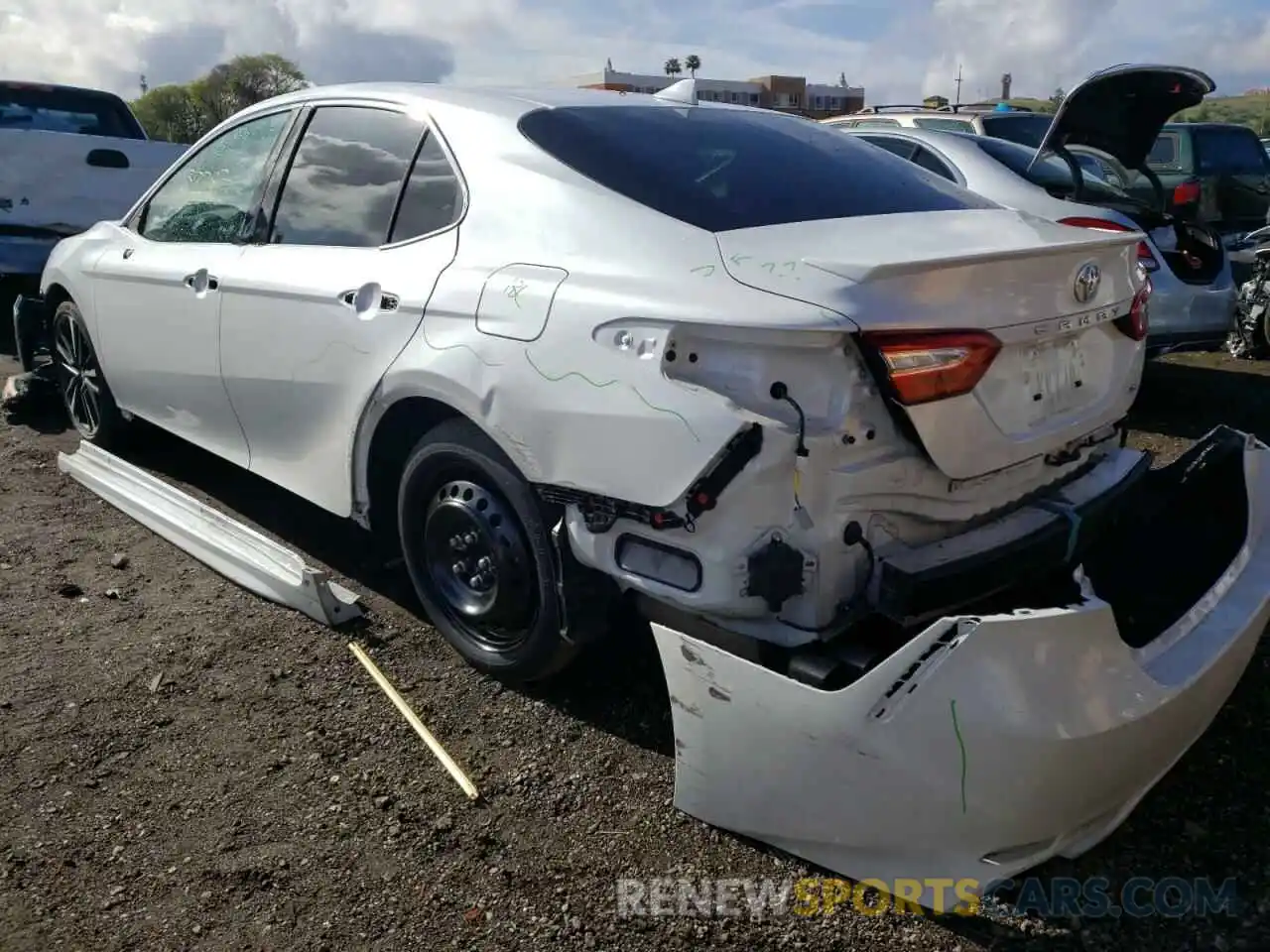 3 Photograph of a damaged car 4T1B61HK8KU784812 TOYOTA CAMRY 2019