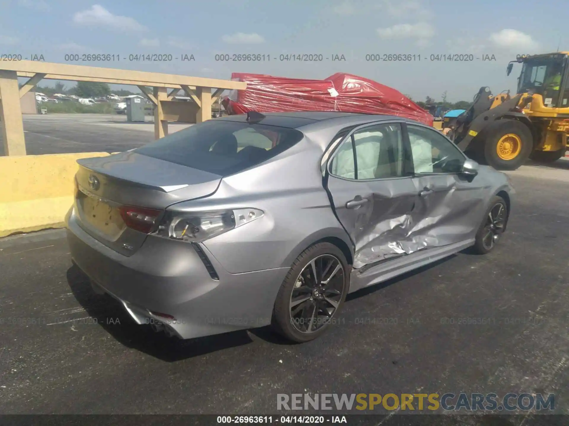 4 Photograph of a damaged car 4T1B61HK8KU789122 TOYOTA CAMRY 2019