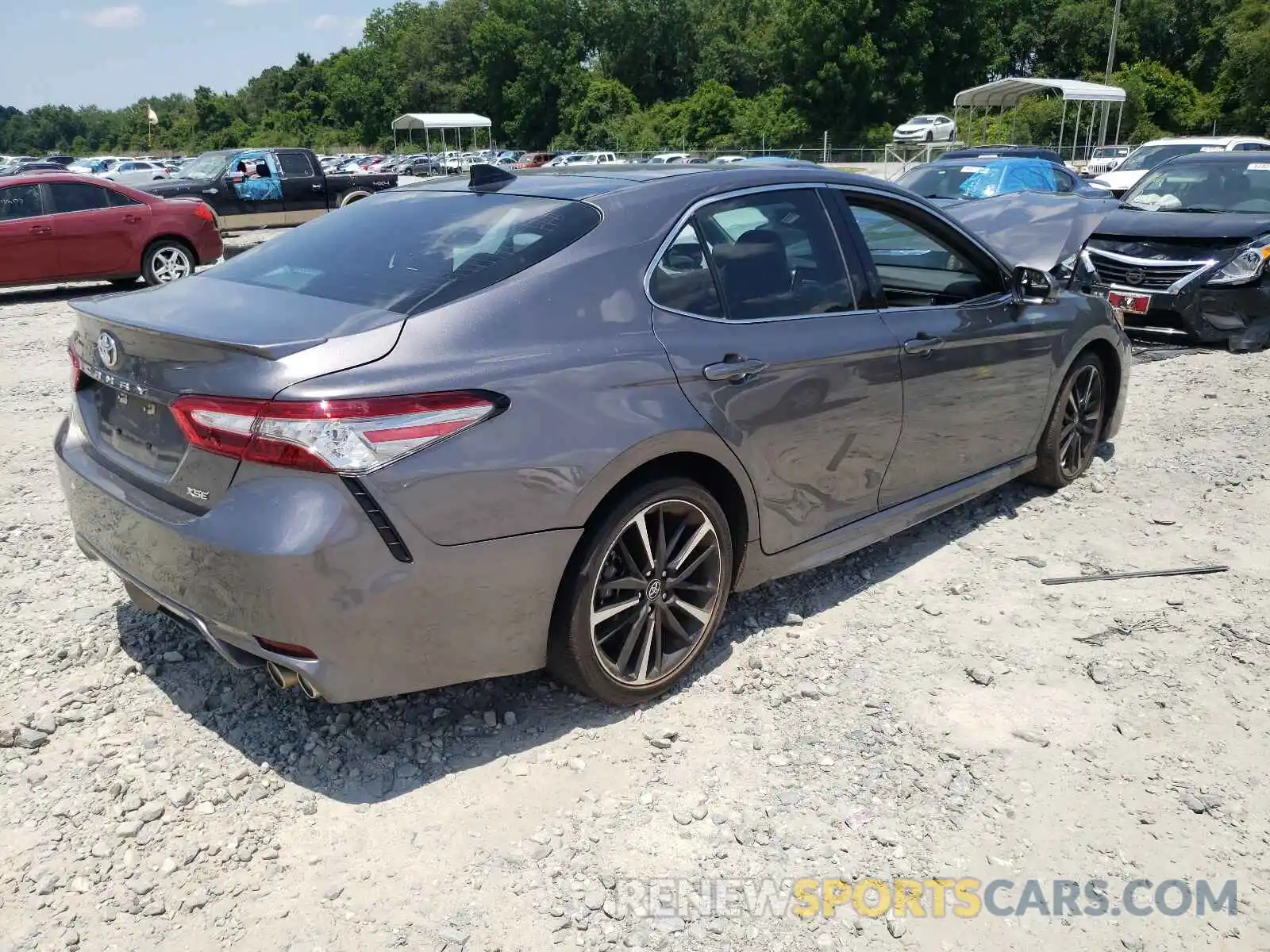 4 Photograph of a damaged car 4T1B61HK8KU793848 TOYOTA CAMRY 2019