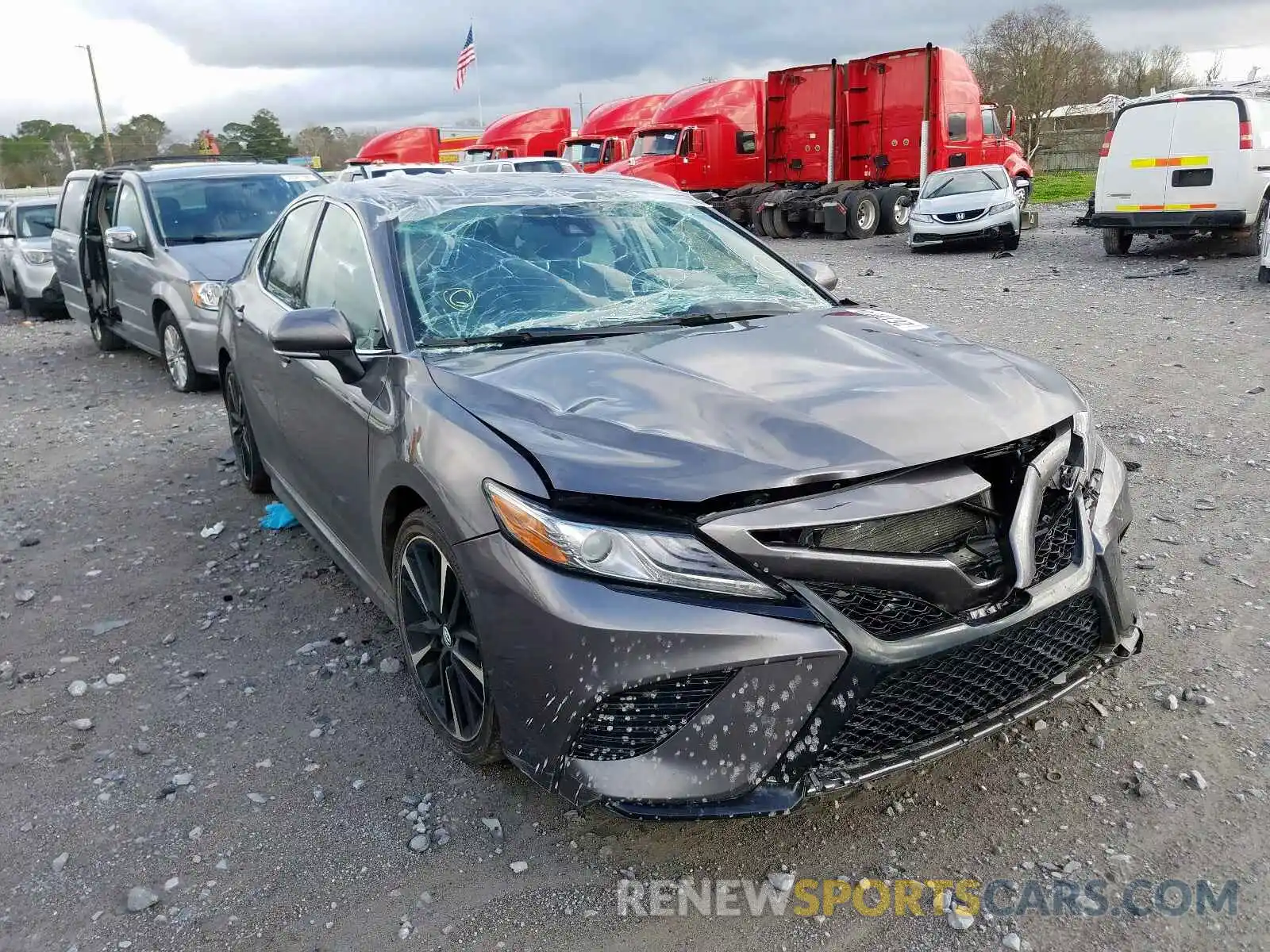 1 Photograph of a damaged car 4T1B61HK8KU798094 TOYOTA CAMRY 2019