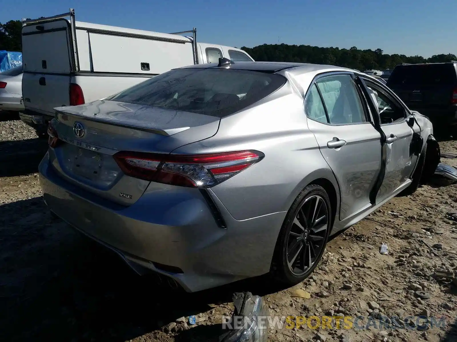 4 Фотография поврежденного автомобиля 4T1B61HK8KU802564 TOYOTA CAMRY 2019