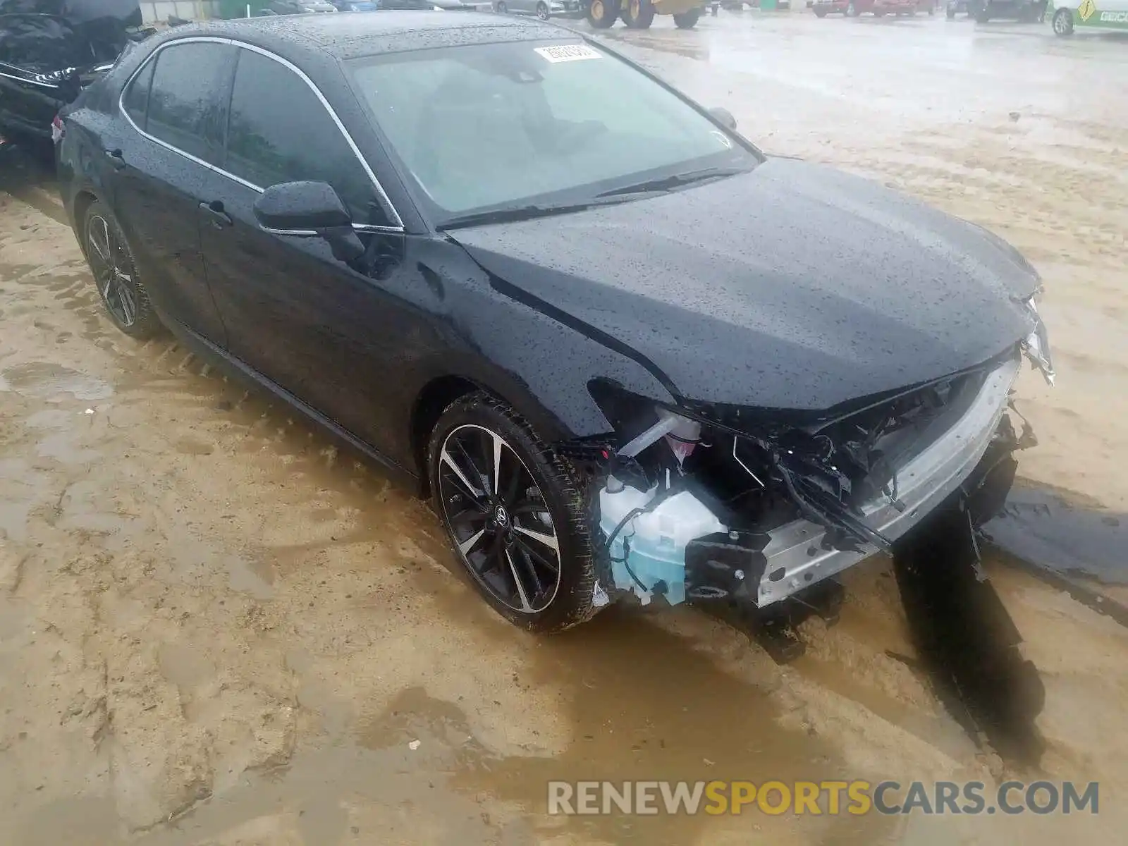 1 Photograph of a damaged car 4T1B61HK8KU810101 TOYOTA CAMRY 2019