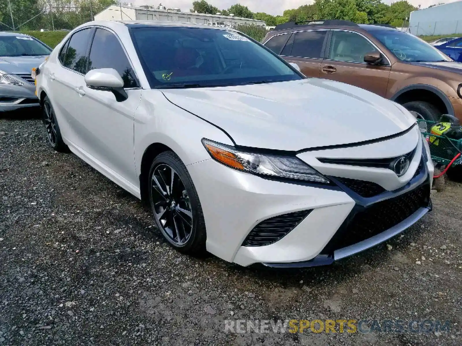 1 Photograph of a damaged car 4T1B61HK8KU817663 TOYOTA CAMRY 2019