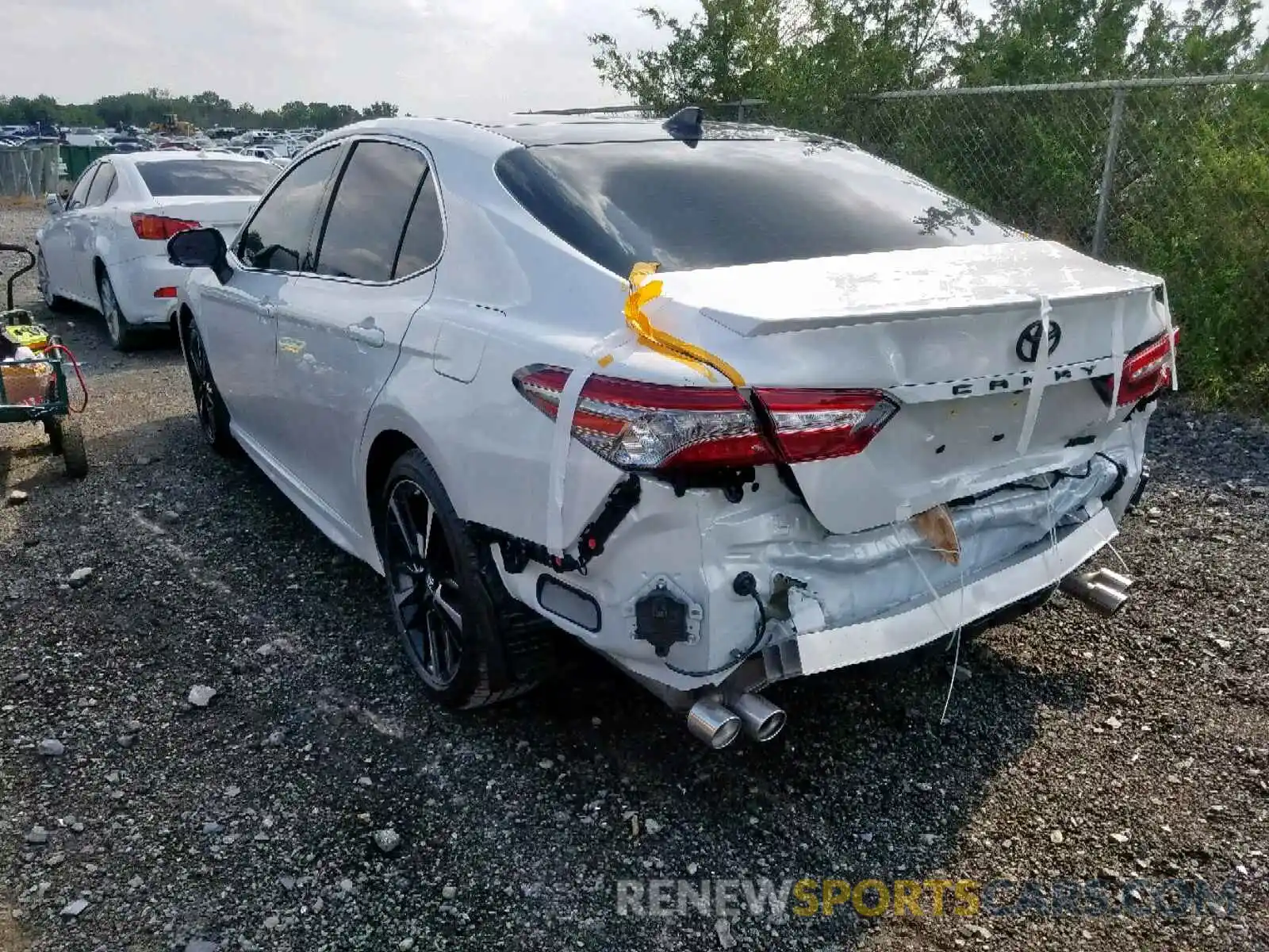 3 Фотография поврежденного автомобиля 4T1B61HK8KU817663 TOYOTA CAMRY 2019