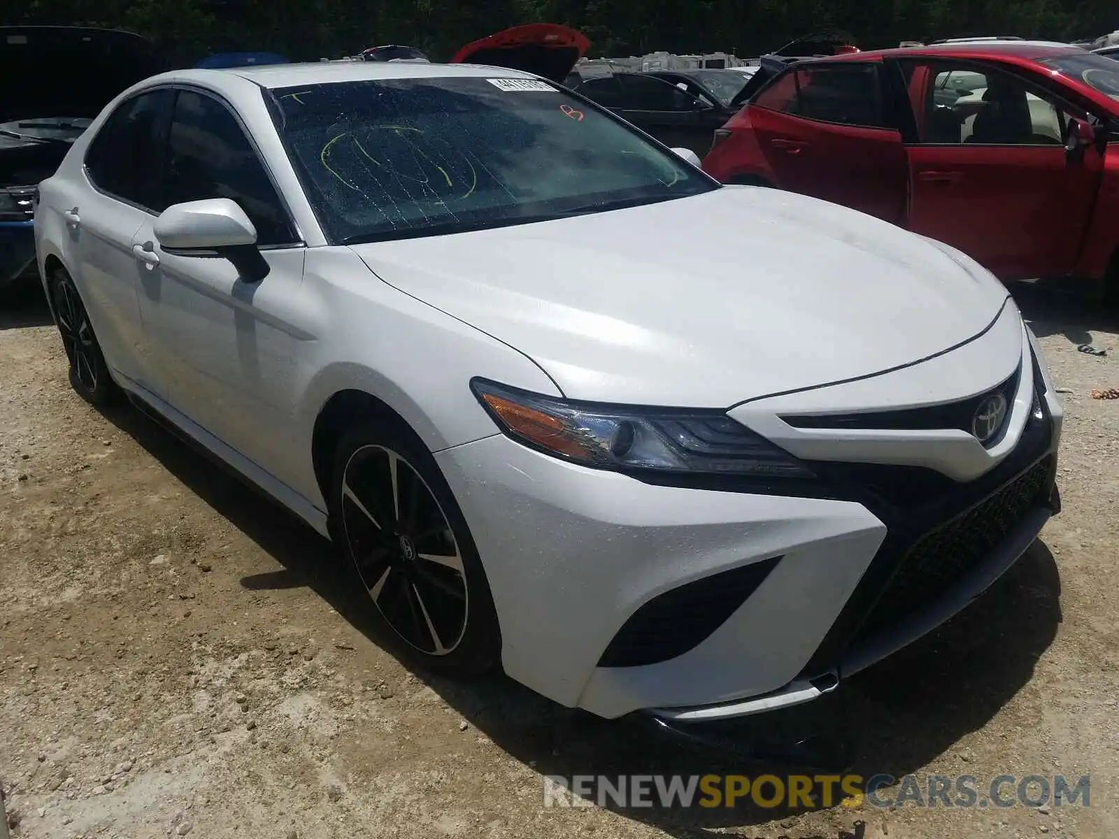 1 Photograph of a damaged car 4T1B61HK8KU818814 TOYOTA CAMRY 2019