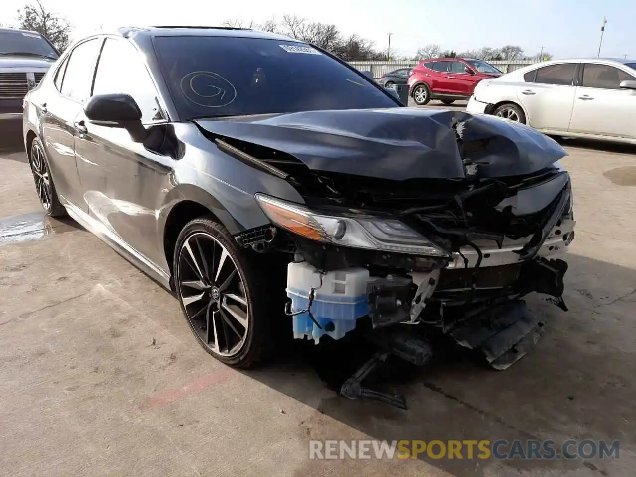 1 Photograph of a damaged car 4T1B61HK8KU819204 TOYOTA CAMRY 2019