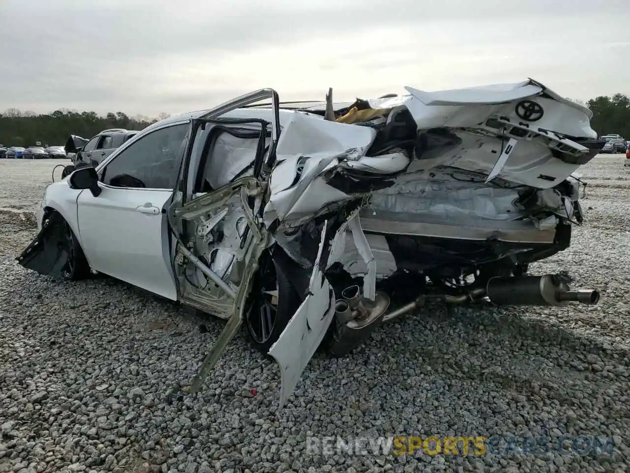 2 Photograph of a damaged car 4T1B61HK8KU831420 TOYOTA CAMRY 2019