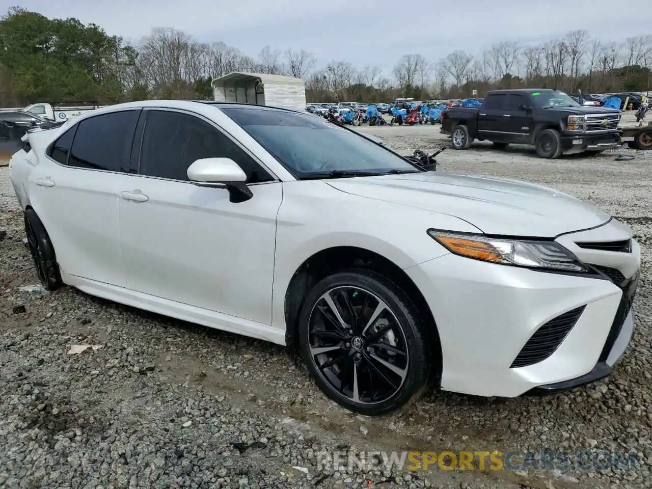 4 Photograph of a damaged car 4T1B61HK8KU831420 TOYOTA CAMRY 2019