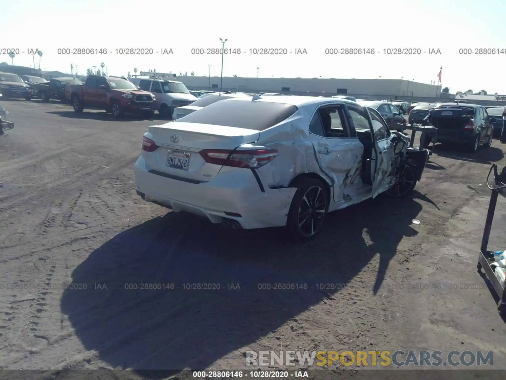 4 Photograph of a damaged car 4T1B61HK8KU836469 TOYOTA CAMRY 2019