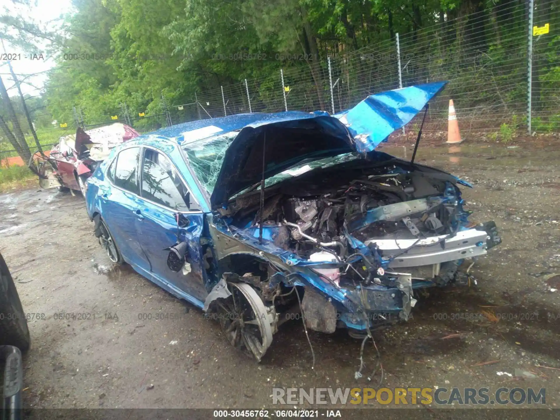 1 Photograph of a damaged car 4T1B61HK9KU160663 TOYOTA CAMRY 2019