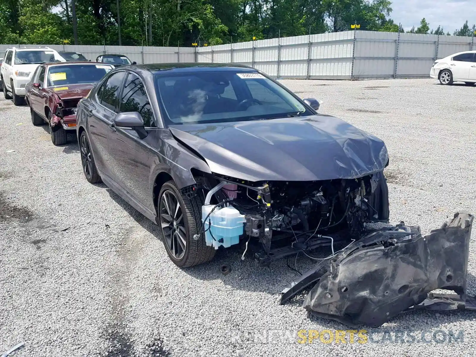 1 Photograph of a damaged car 4T1B61HK9KU161814 TOYOTA CAMRY 2019