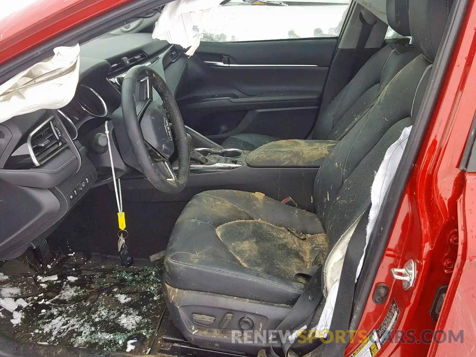 5 Photograph of a damaged car 4T1B61HK9KU162204 TOYOTA CAMRY 2019