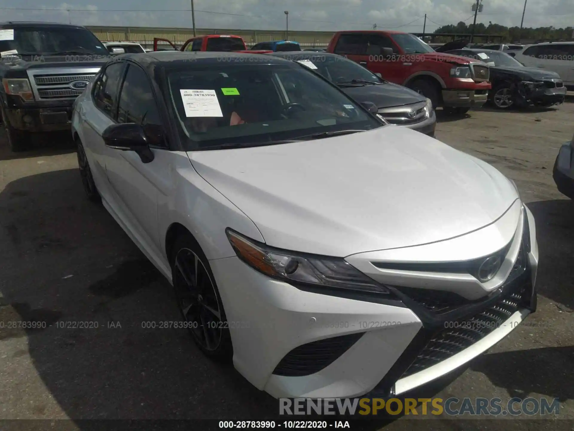 1 Photograph of a damaged car 4T1B61HK9KU164860 TOYOTA CAMRY 2019