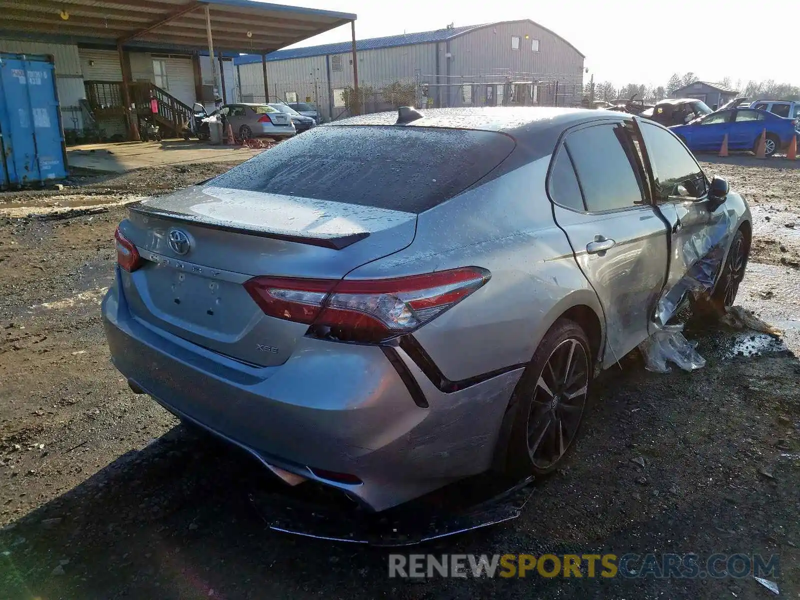 4 Photograph of a damaged car 4T1B61HK9KU184638 TOYOTA CAMRY 2019