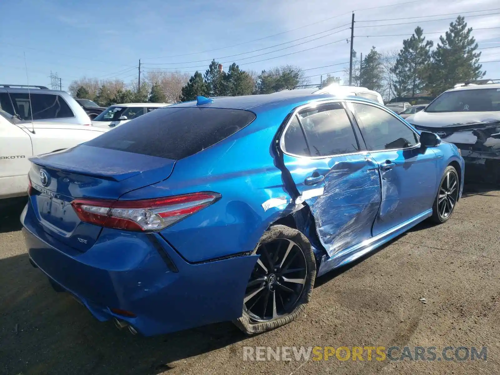 4 Photograph of a damaged car 4T1B61HK9KU188818 TOYOTA CAMRY 2019