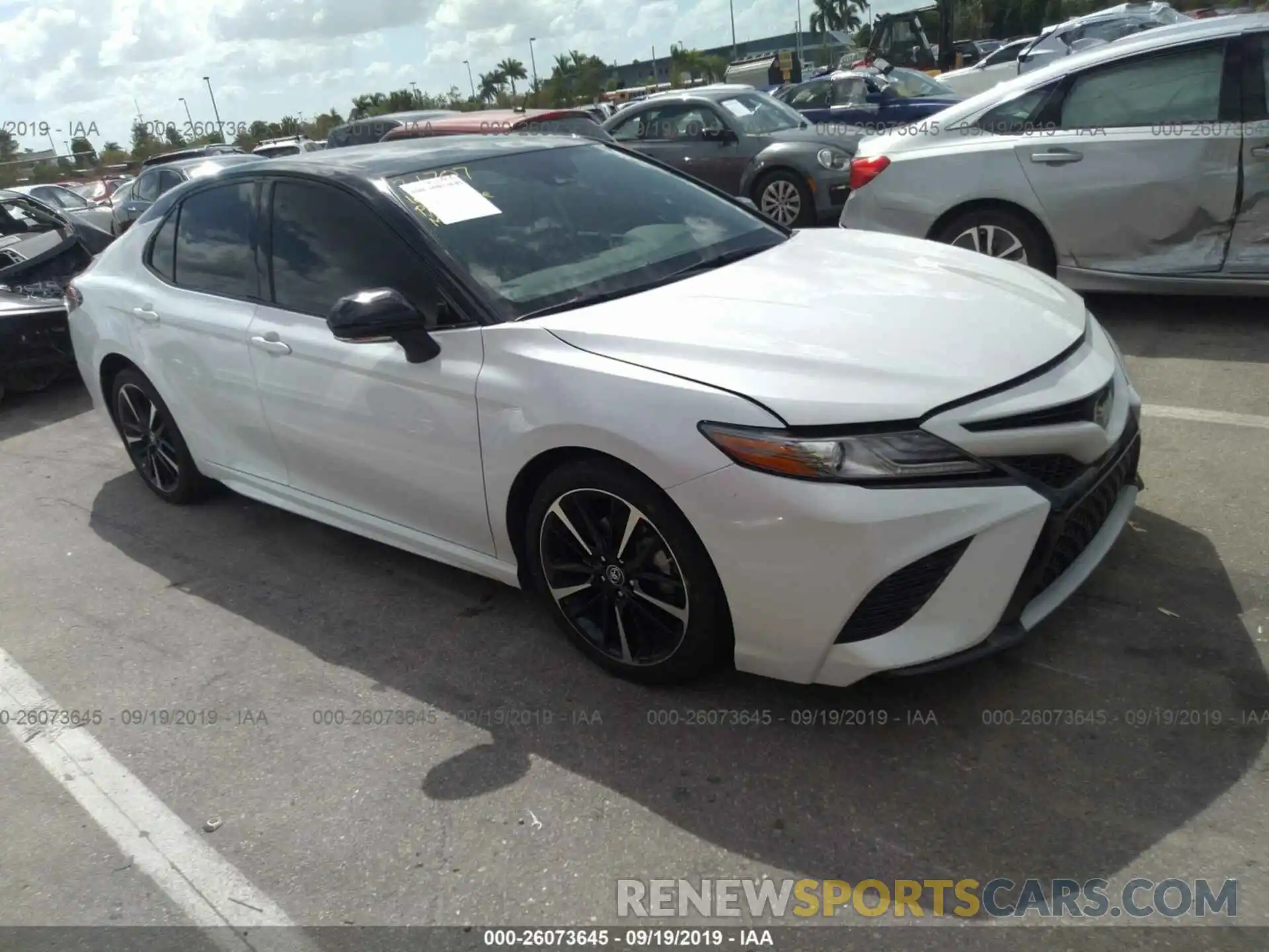 1 Photograph of a damaged car 4T1B61HK9KU192111 TOYOTA CAMRY 2019