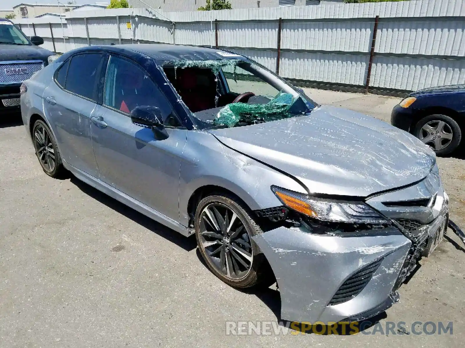 1 Photograph of a damaged car 4T1B61HK9KU198703 TOYOTA CAMRY 2019