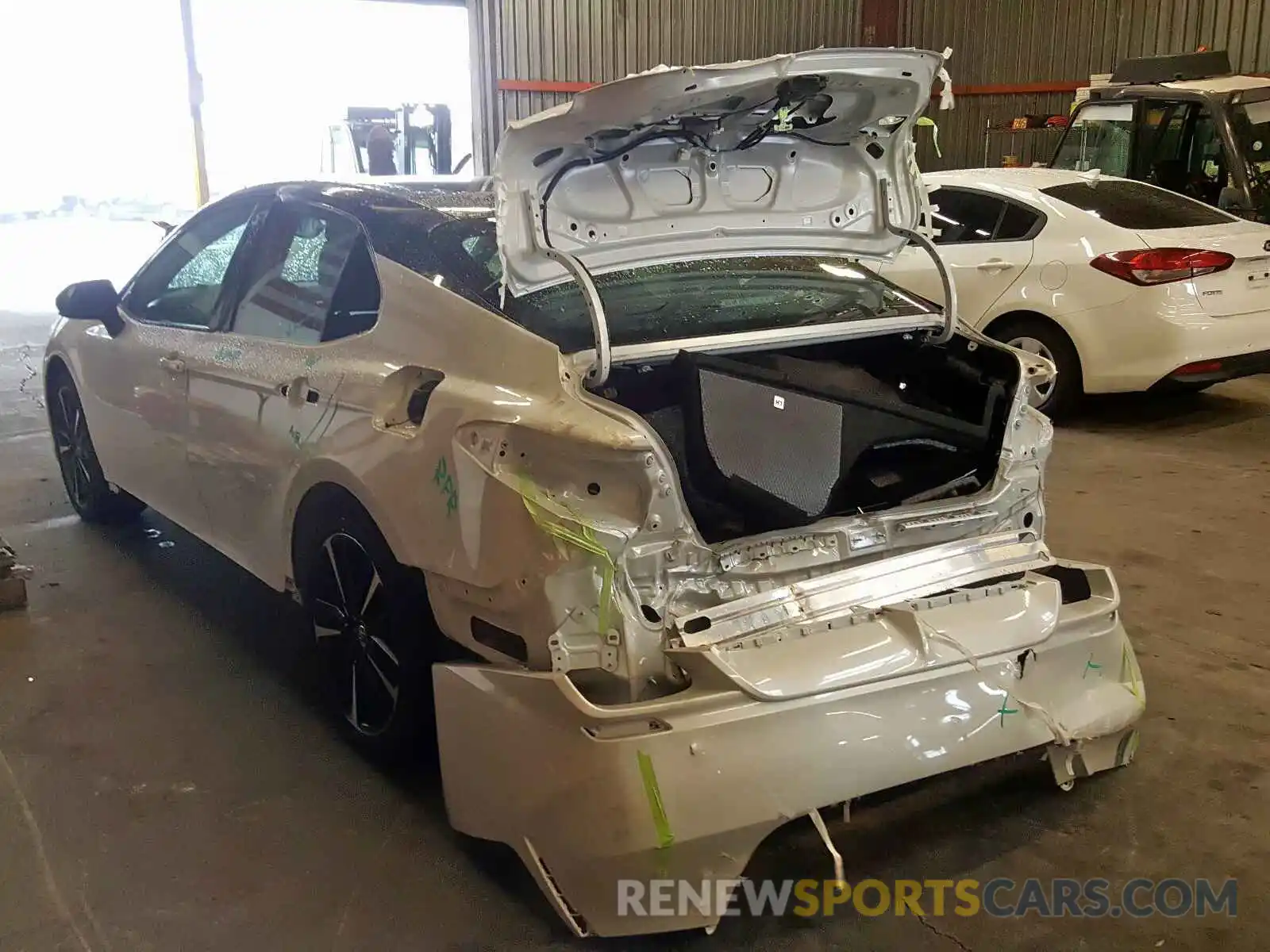 3 Photograph of a damaged car 4T1B61HK9KU211207 TOYOTA CAMRY 2019