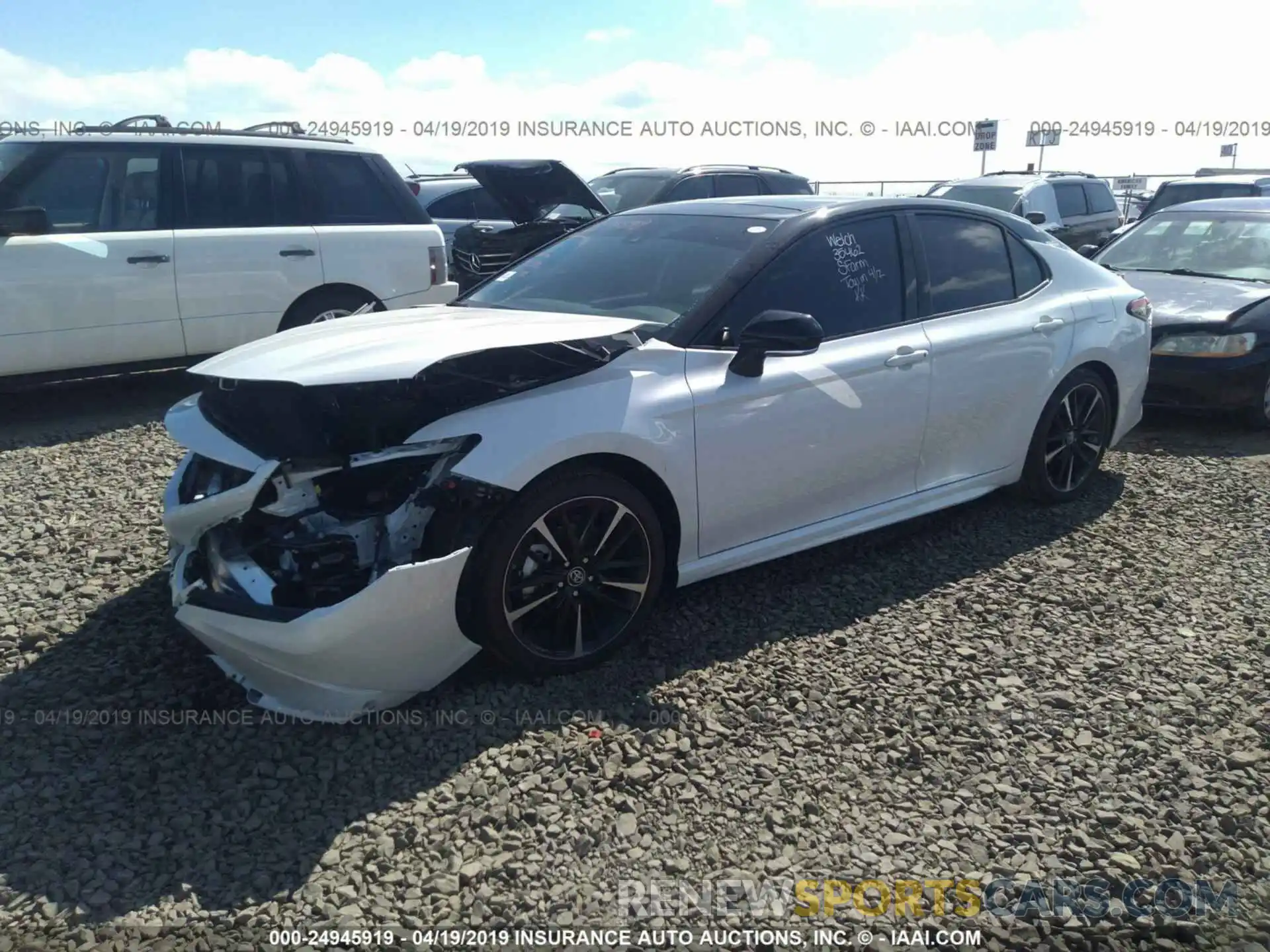 2 Photograph of a damaged car 4T1B61HK9KU213166 TOYOTA CAMRY 2019