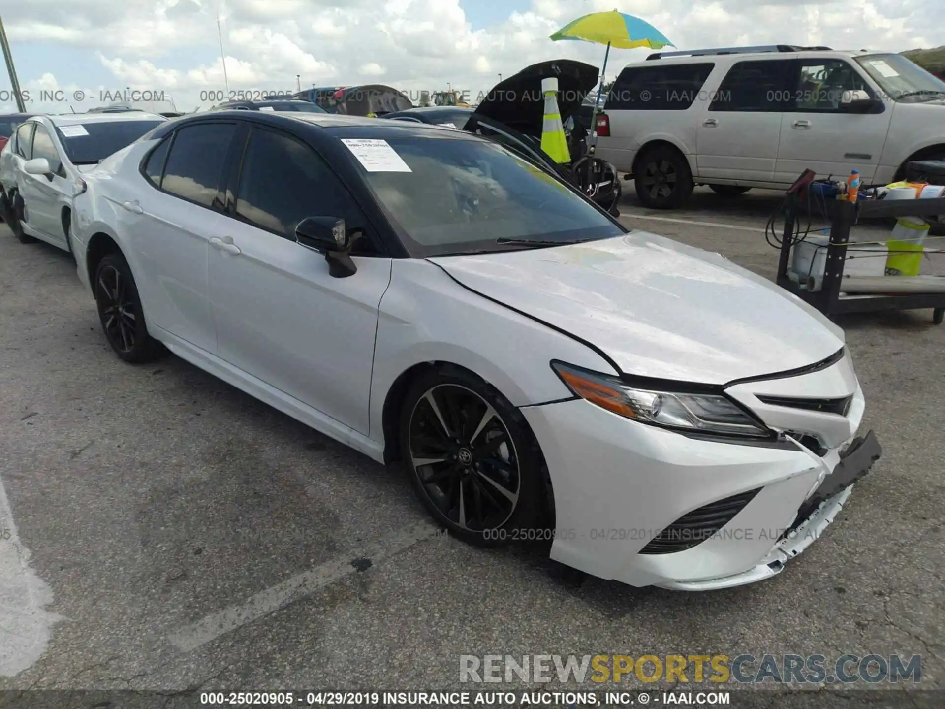 1 Photograph of a damaged car 4T1B61HK9KU216763 TOYOTA CAMRY 2019