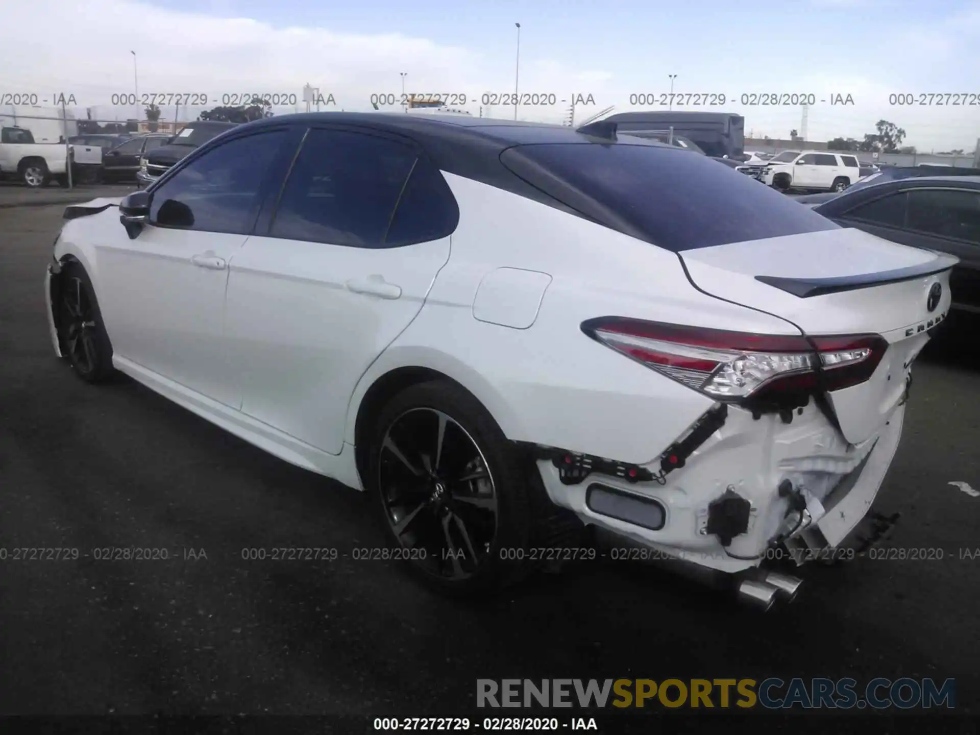 3 Photograph of a damaged car 4T1B61HK9KU229626 TOYOTA CAMRY 2019