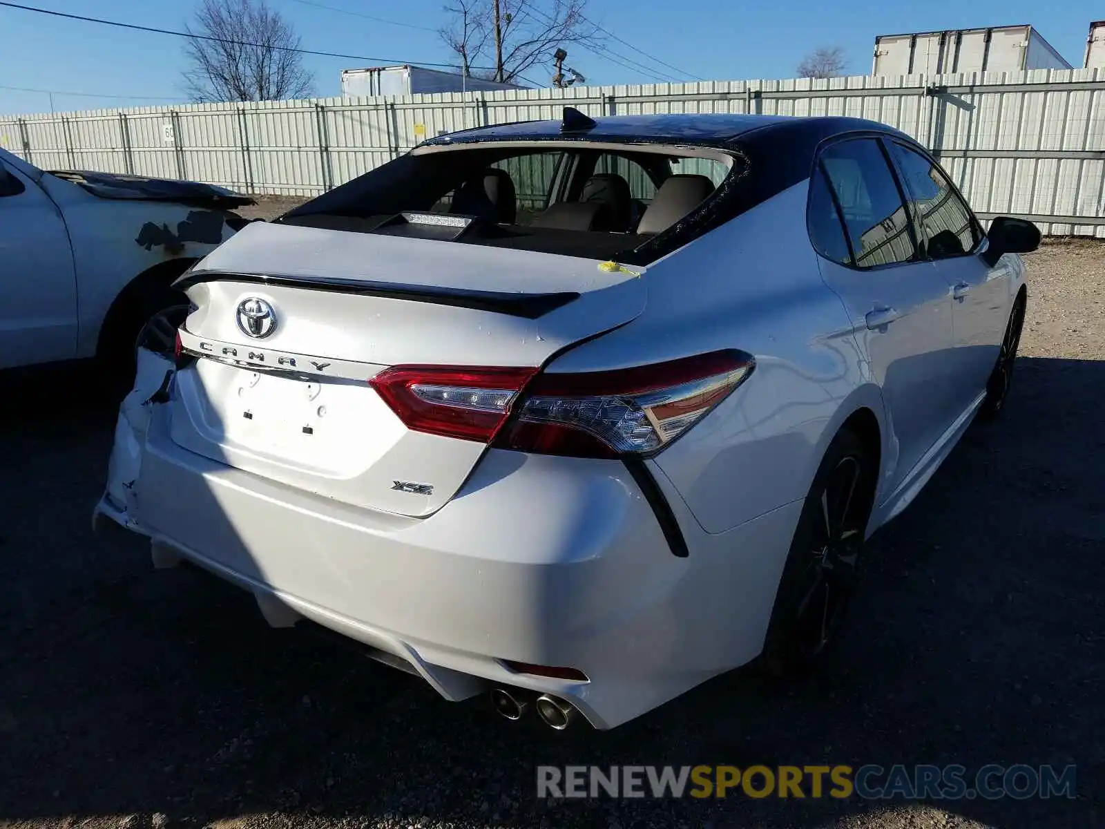 4 Photograph of a damaged car 4T1B61HK9KU234616 TOYOTA CAMRY 2019