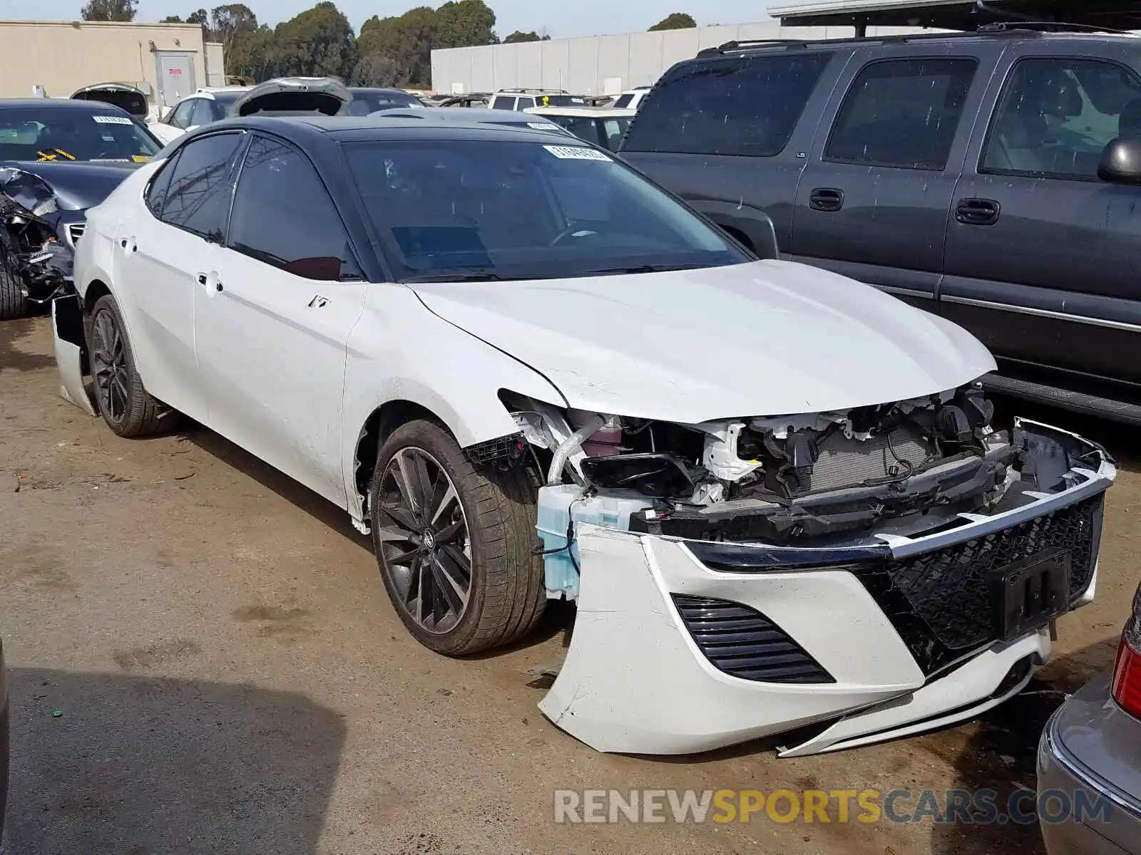 1 Photograph of a damaged car 4T1B61HK9KU235412 TOYOTA CAMRY 2019