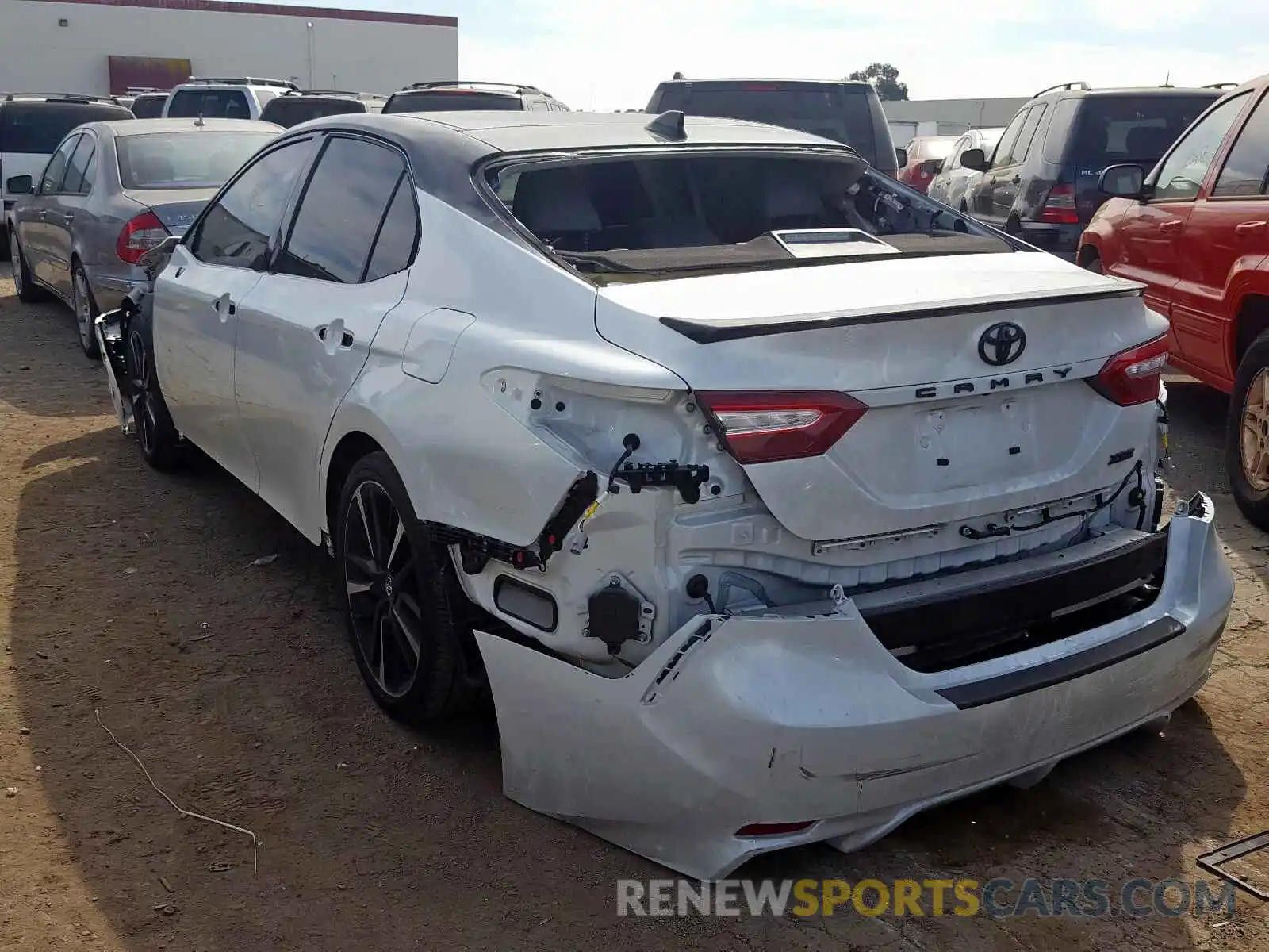 3 Photograph of a damaged car 4T1B61HK9KU235412 TOYOTA CAMRY 2019