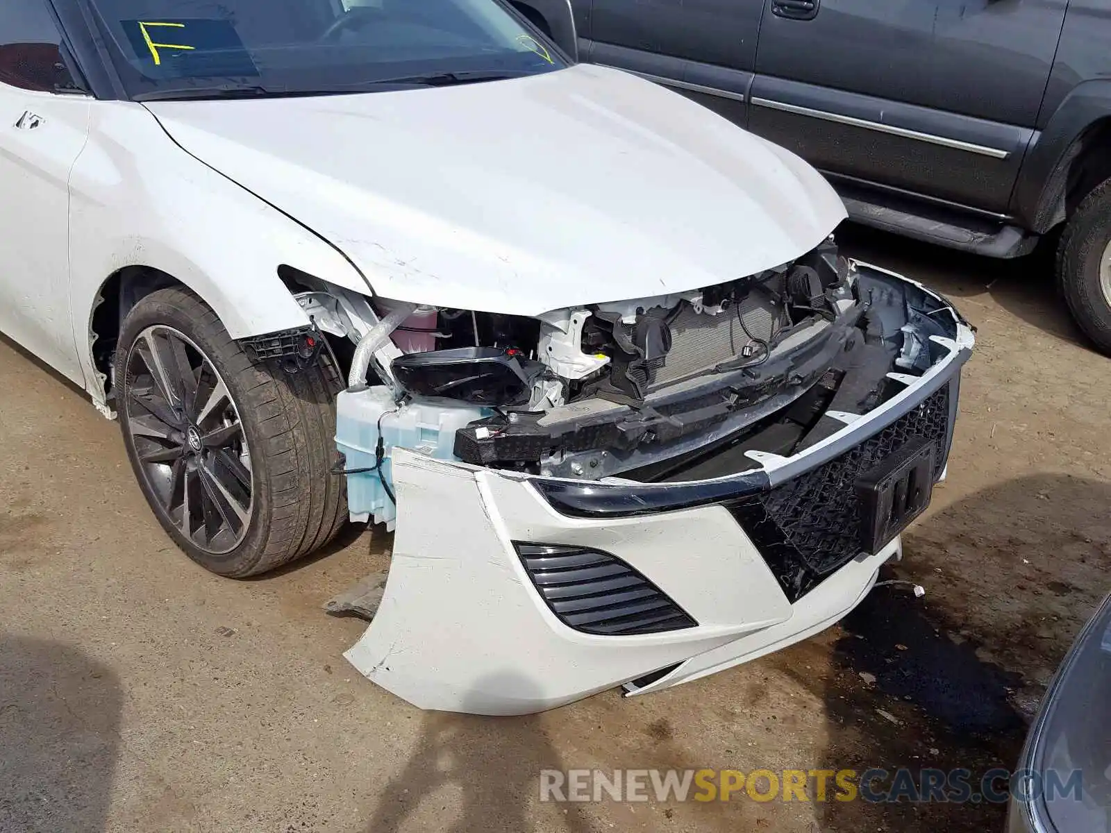 9 Photograph of a damaged car 4T1B61HK9KU235412 TOYOTA CAMRY 2019