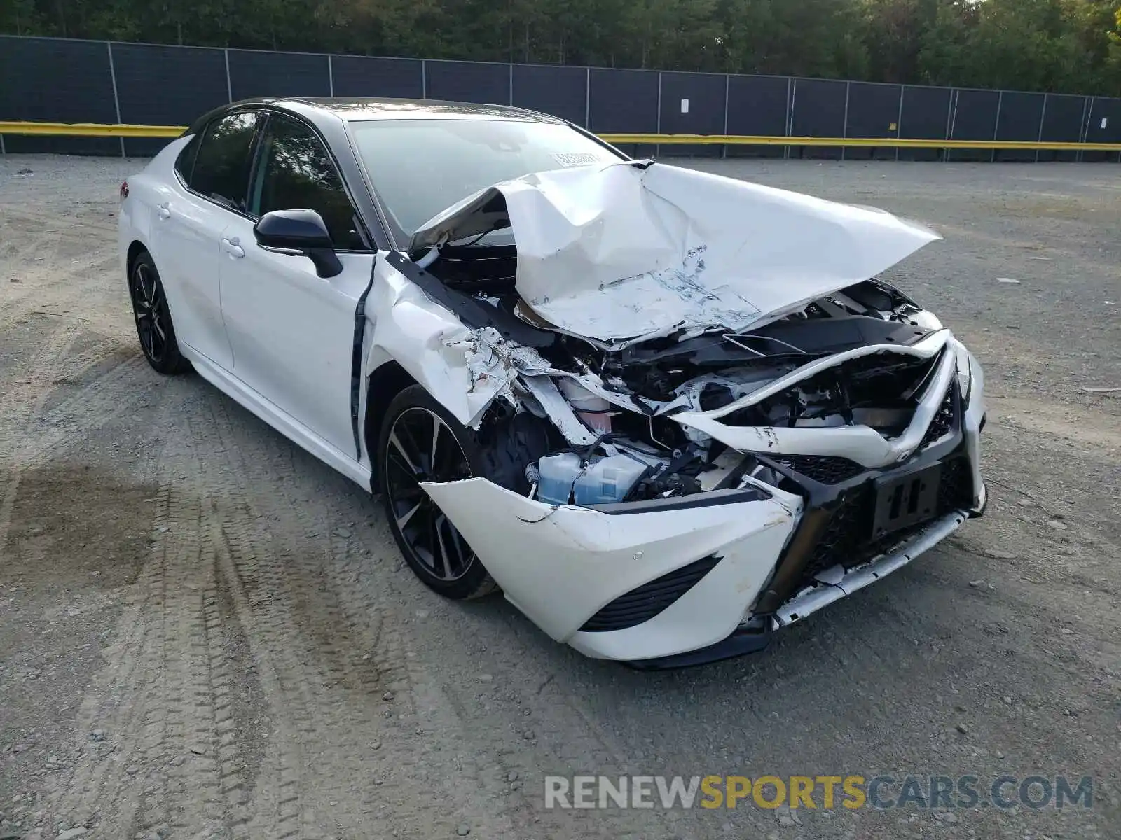 1 Photograph of a damaged car 4T1B61HK9KU243929 TOYOTA CAMRY 2019